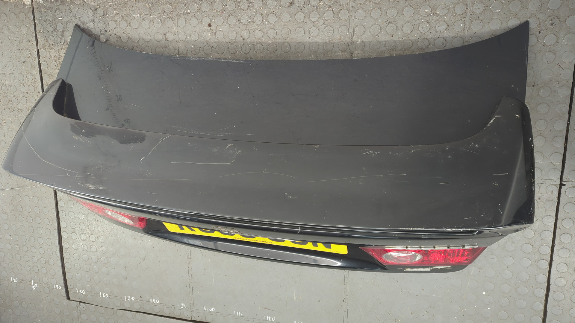 Дверь багажника