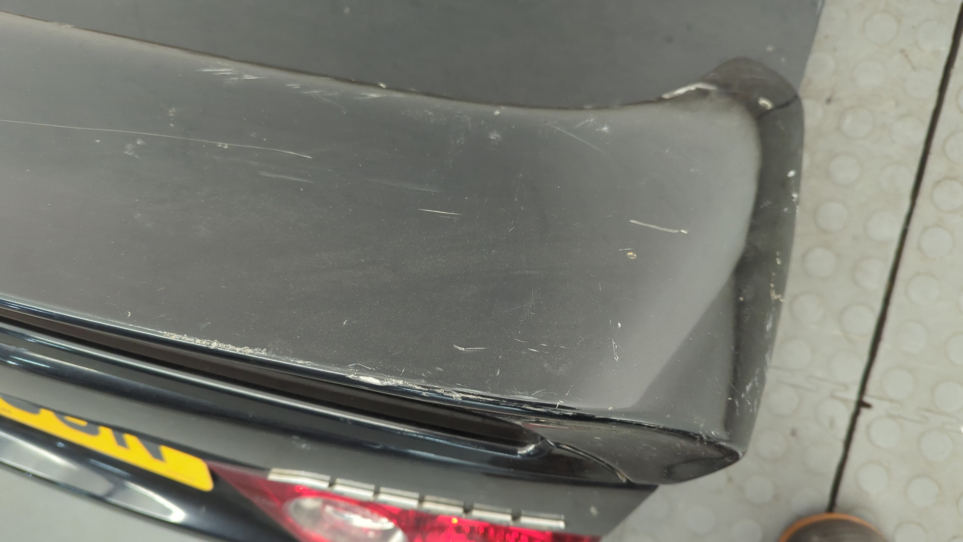 Дверь багажника