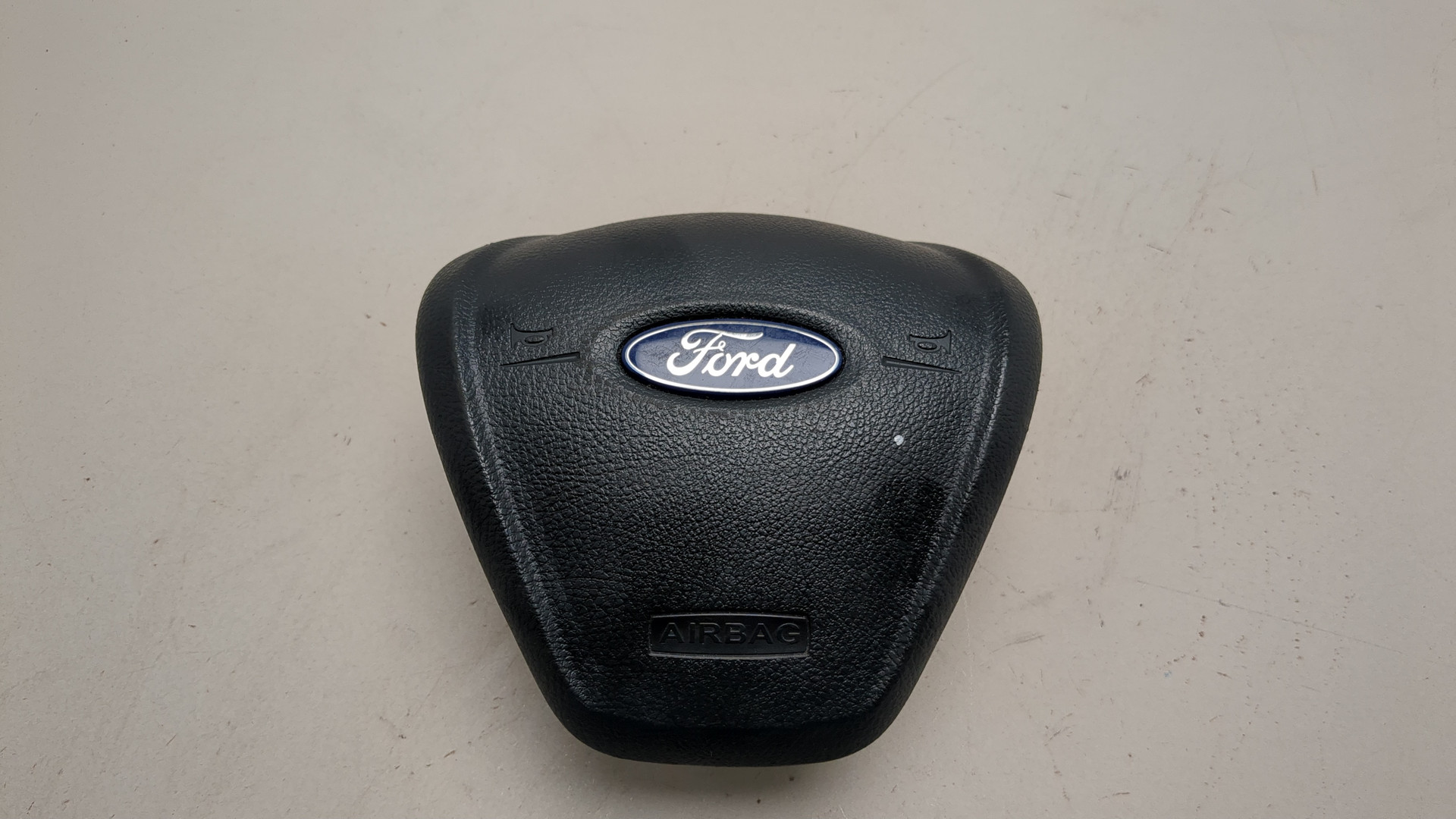 Подушка безопасности в рулевое колесо