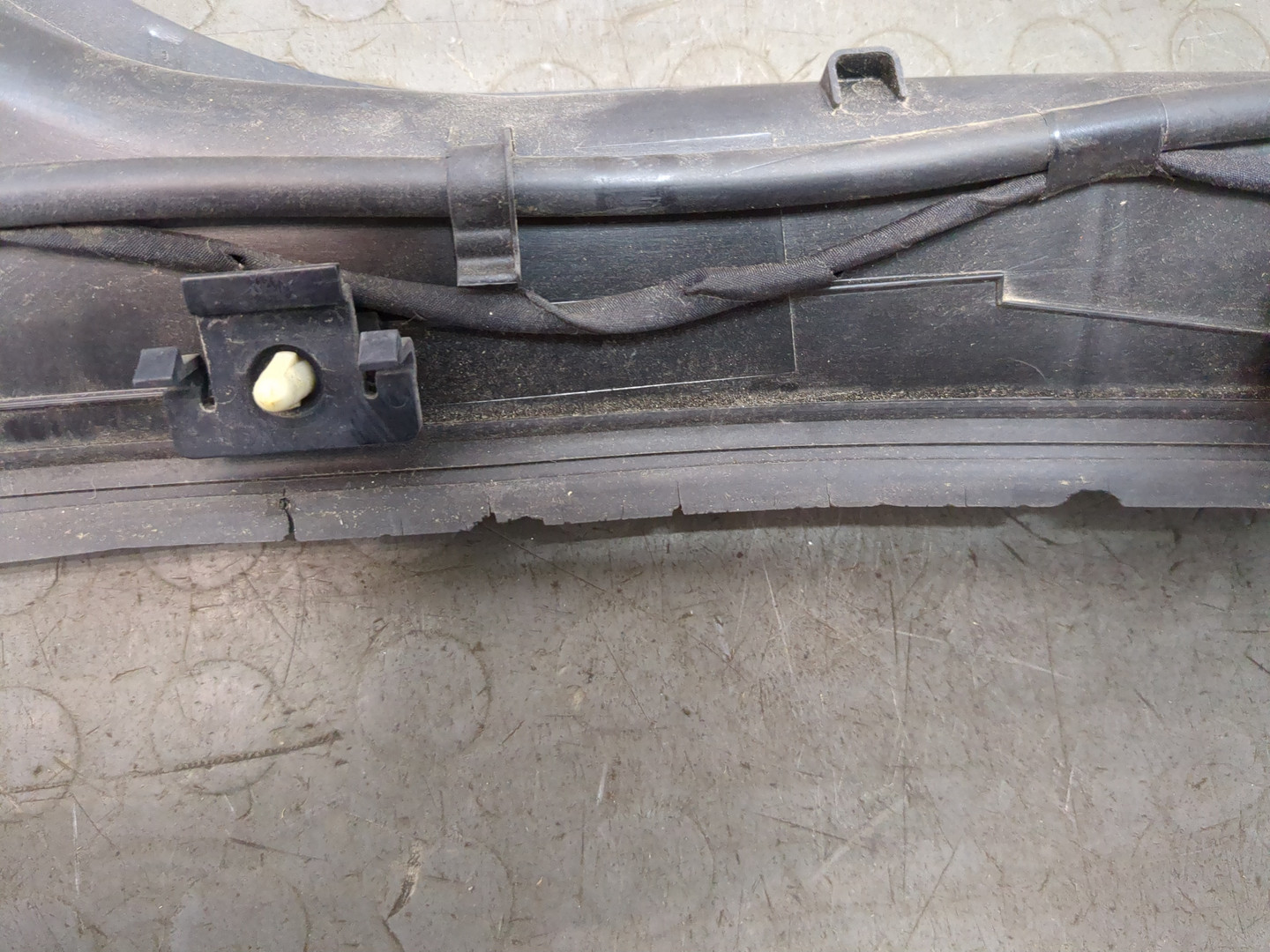 Решетка стеклоочистителей (Жабо)