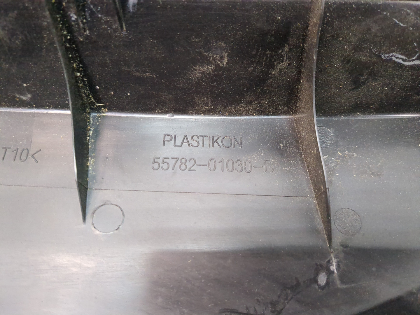 Решетка стеклоочистителей (Жабо)