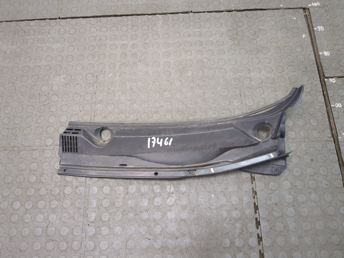 Решетка стеклоочистителей (Жабо)