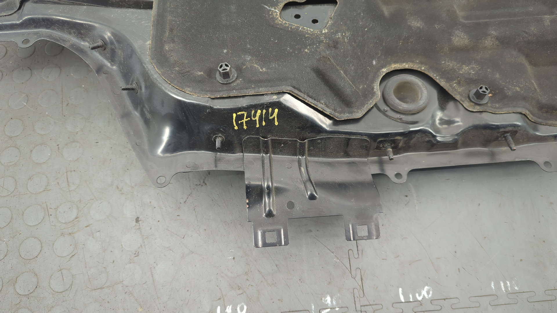 Решетка стеклоочистителей (Жабо)