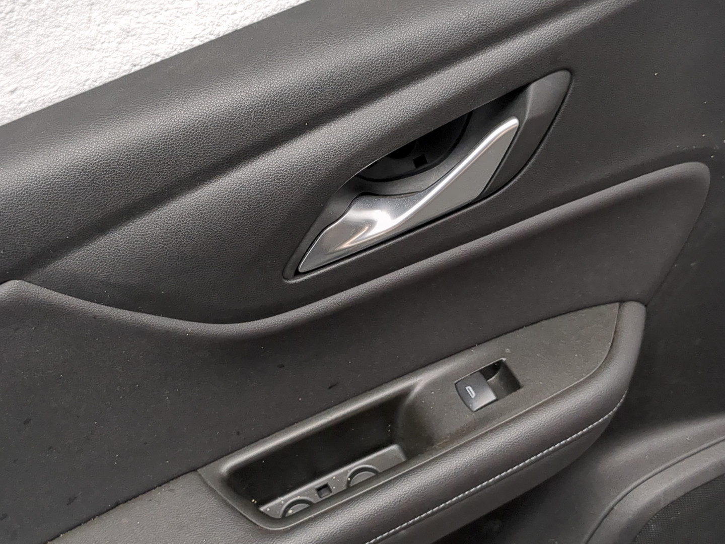 Обшивка двери задней левой