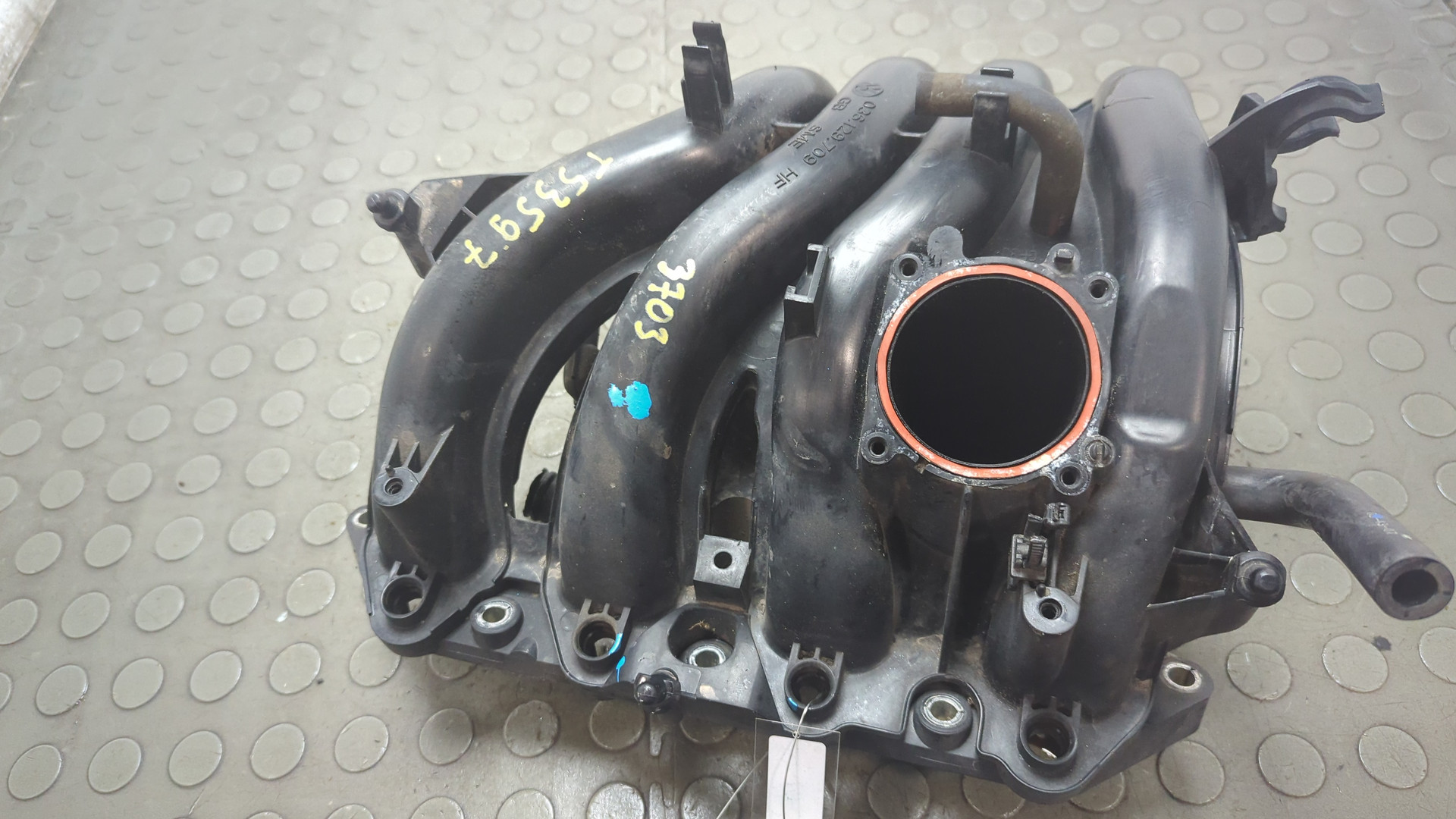 Коллектор впускной