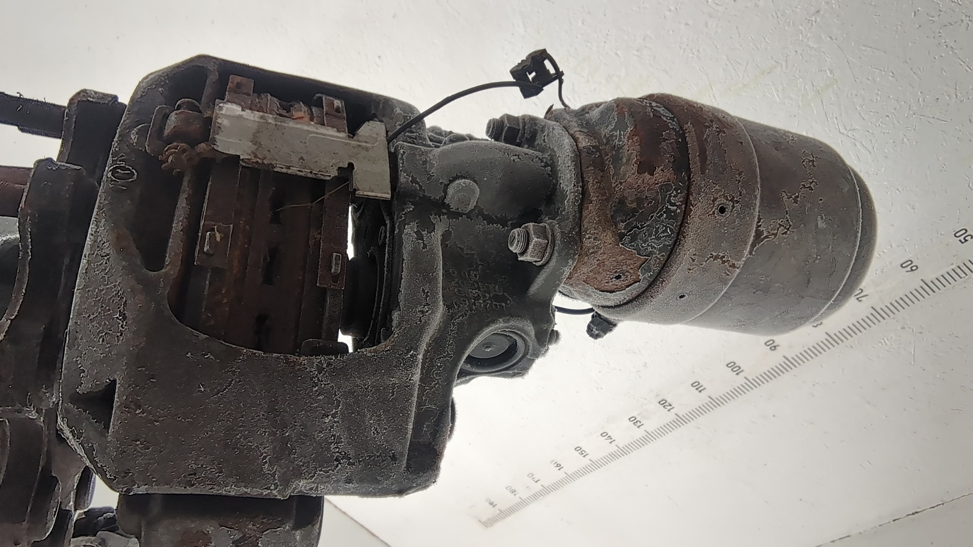 Кулак поворотный задний правый