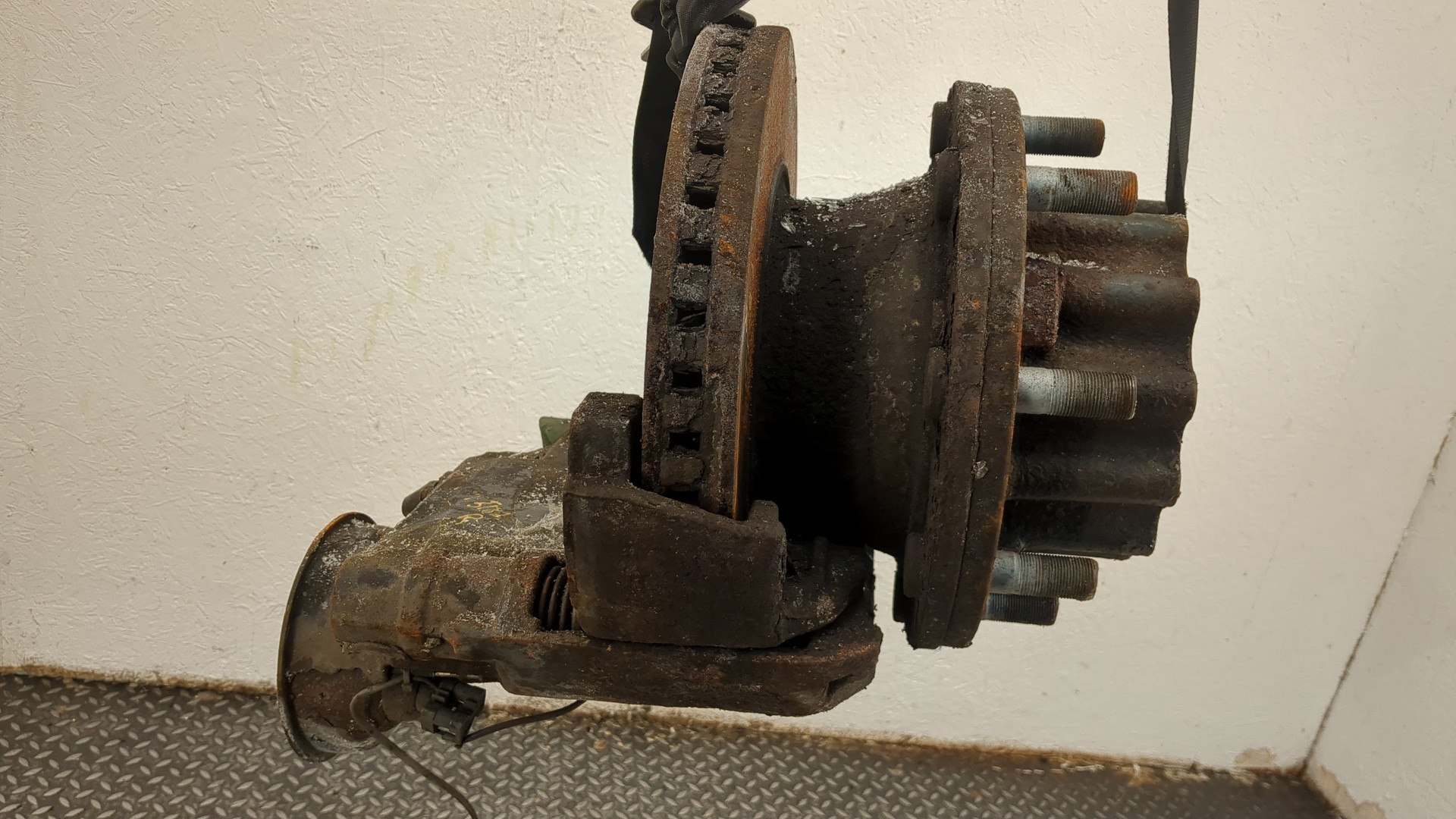 Кулак поворотный задний правый