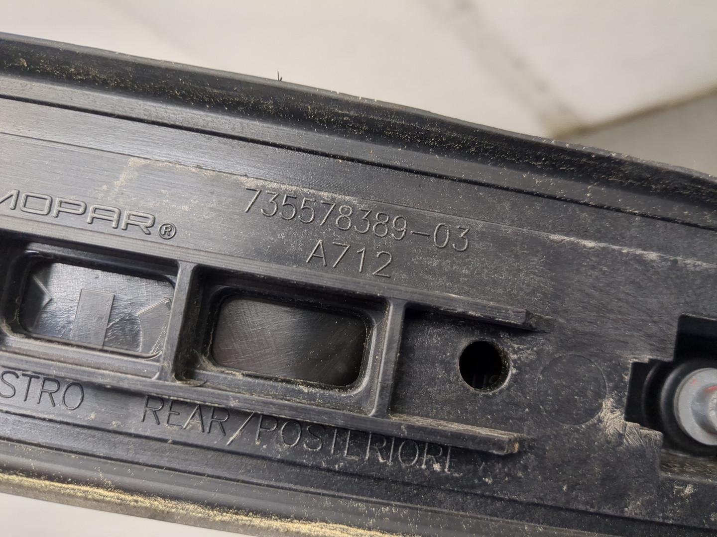 Рейлинг (релинг) правый (планка на крышу)