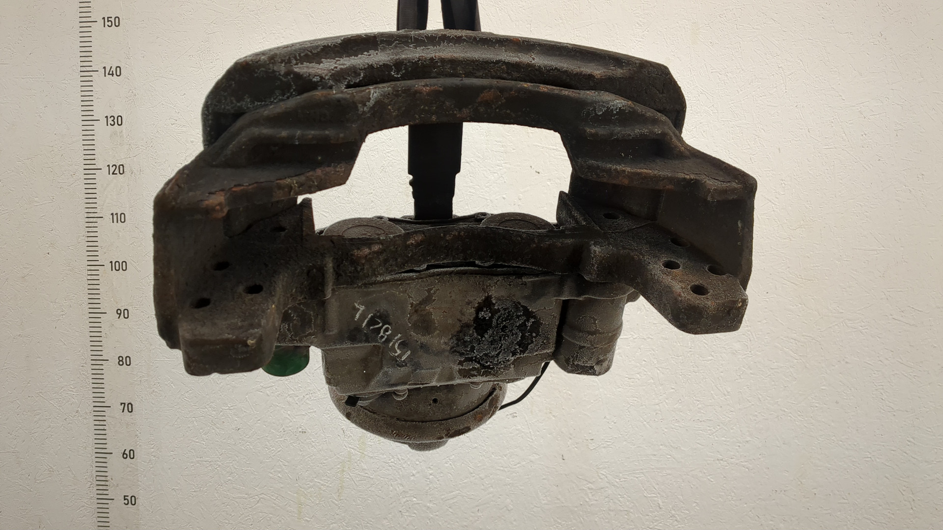 Суппорт передний левый