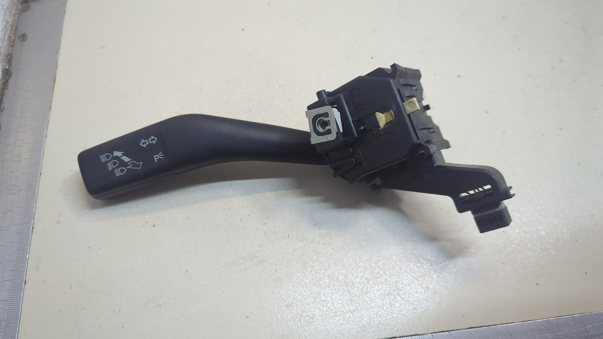 Переключатель поворотов подрулевой