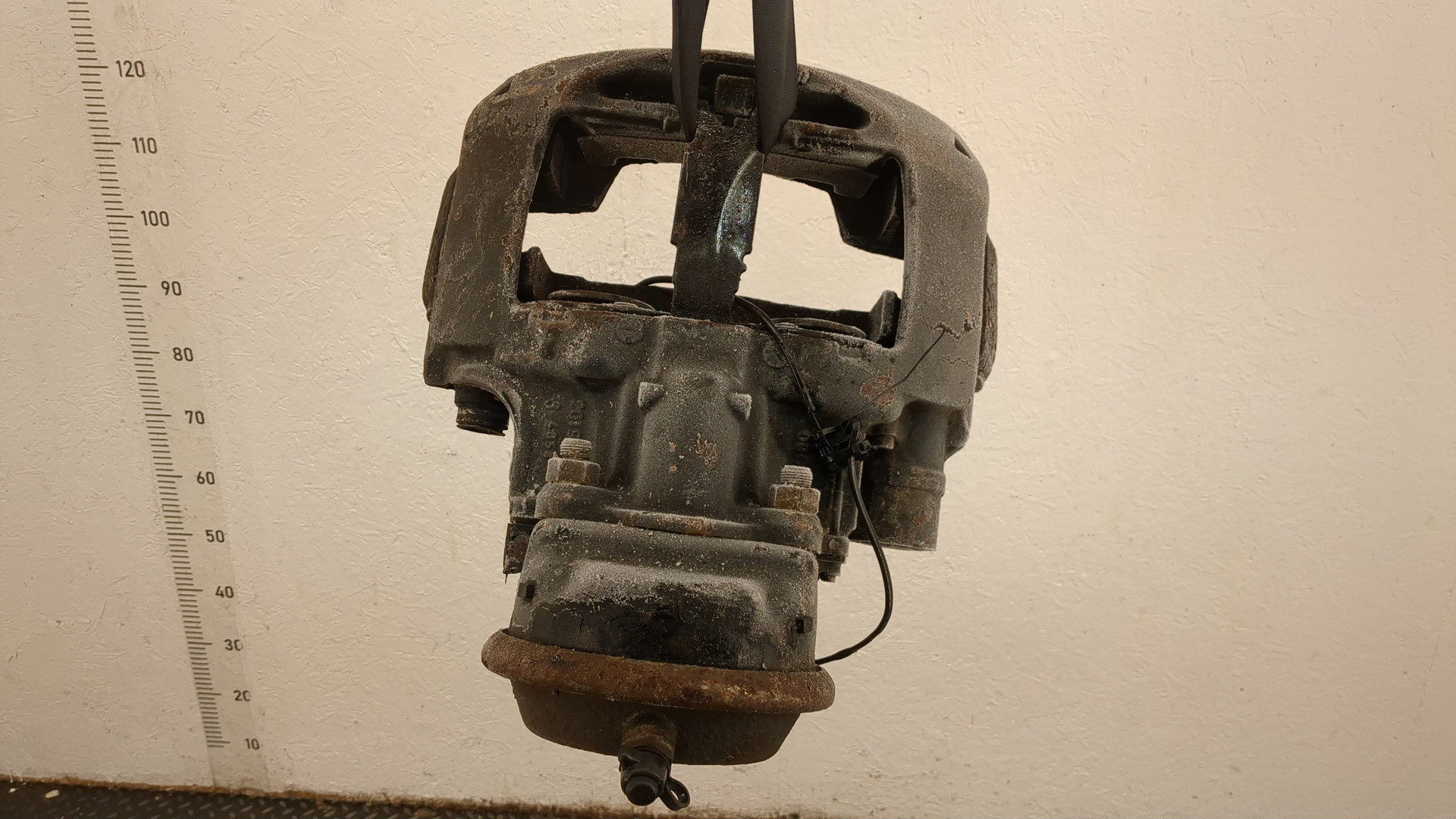 Суппорт передний правый