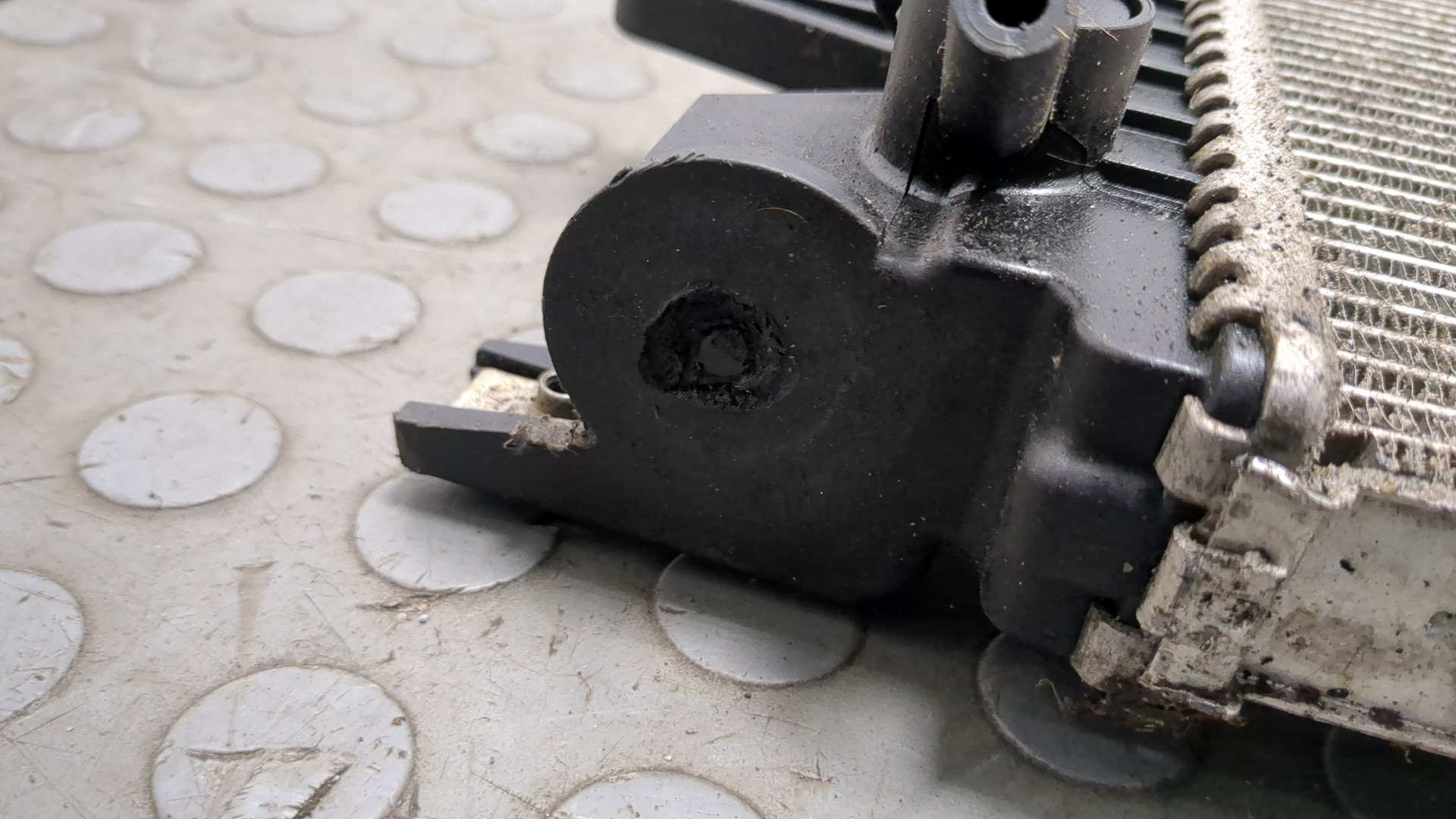 Радиатор охлаждения двигателя основной