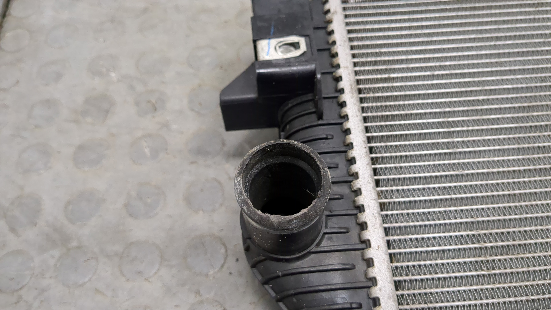 Радиатор охлаждения двигателя основной