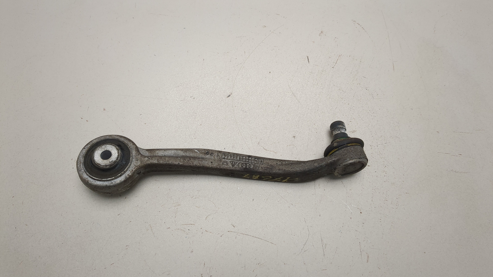 Рычаг передний правый