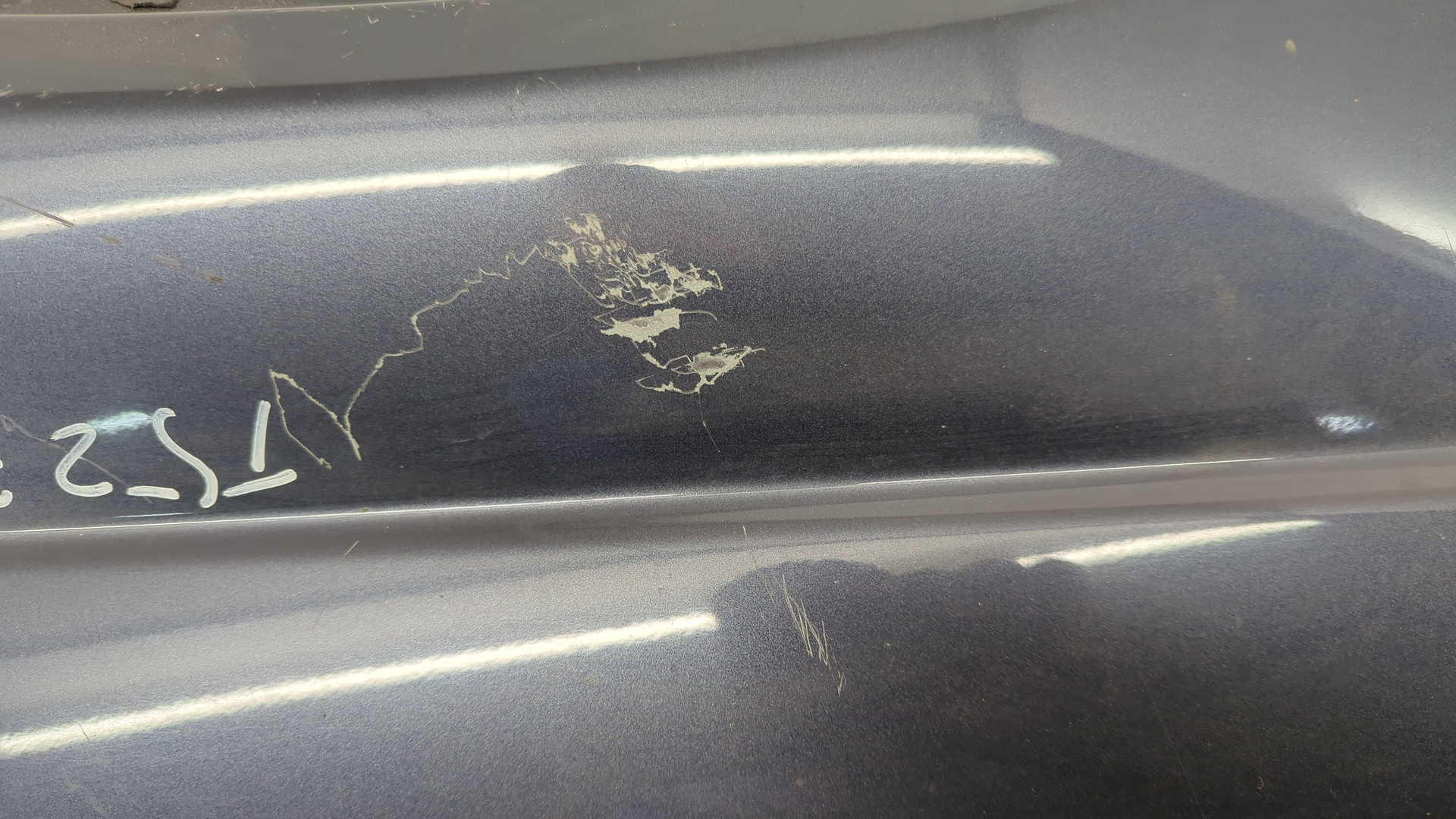 Крыло переднее правое