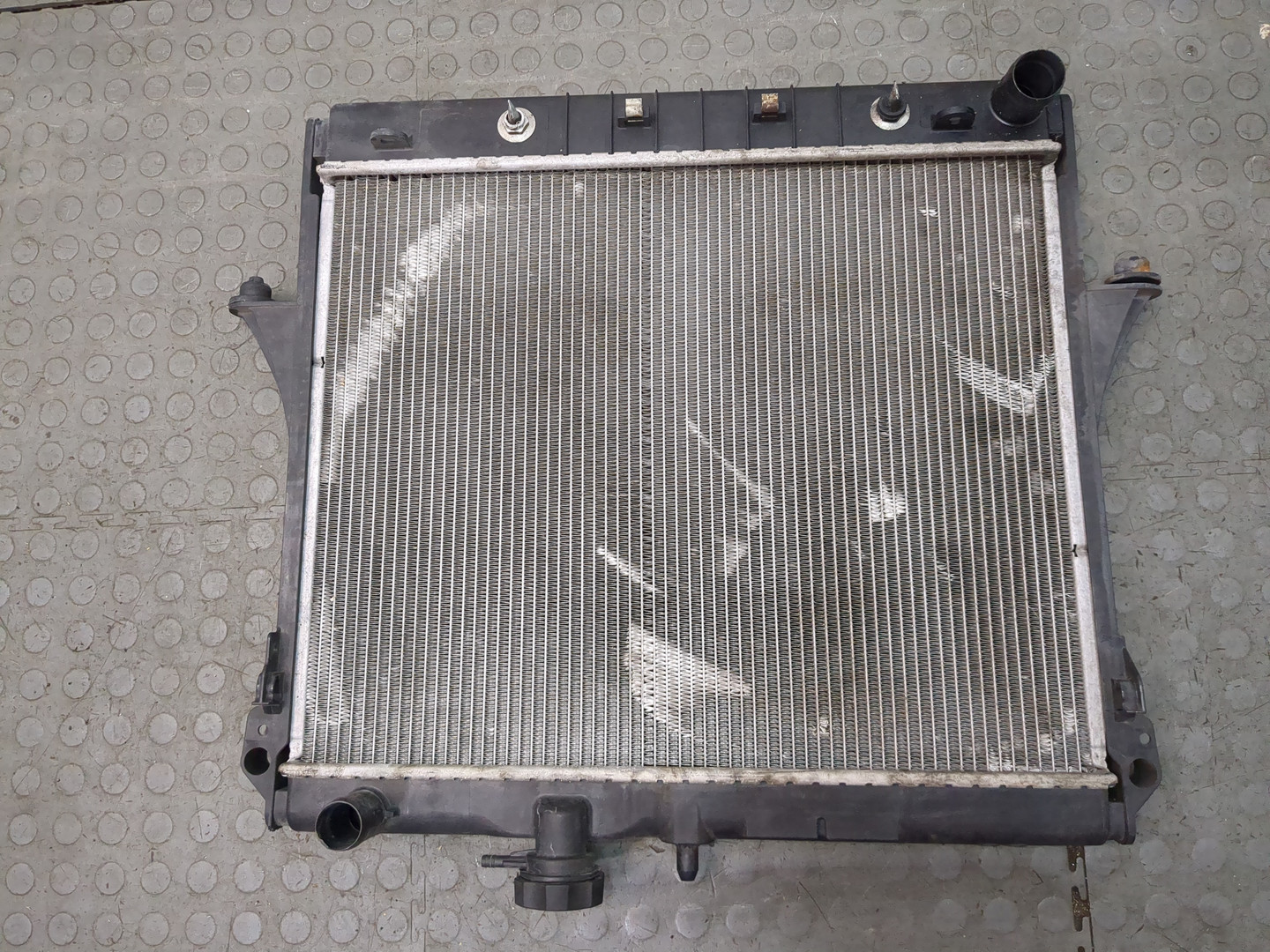 Радиатор охлаждения двигателя основной