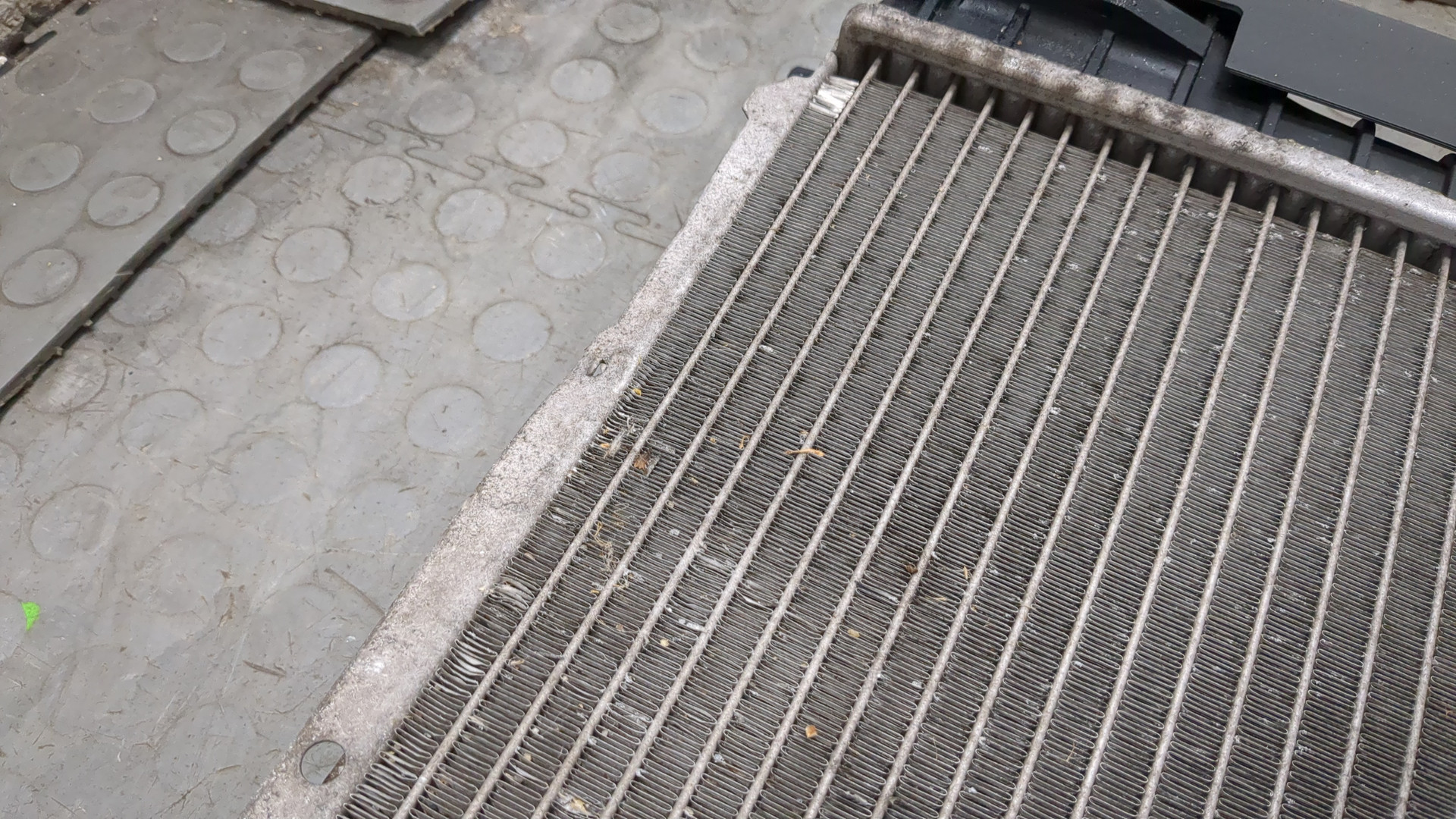 Радиатор охлаждения двигателя основной