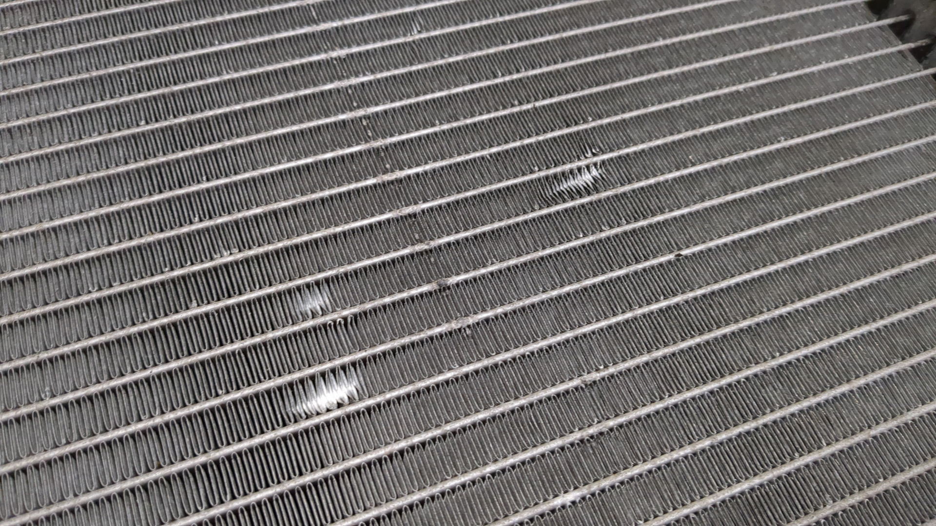 Радиатор охлаждения двигателя основной