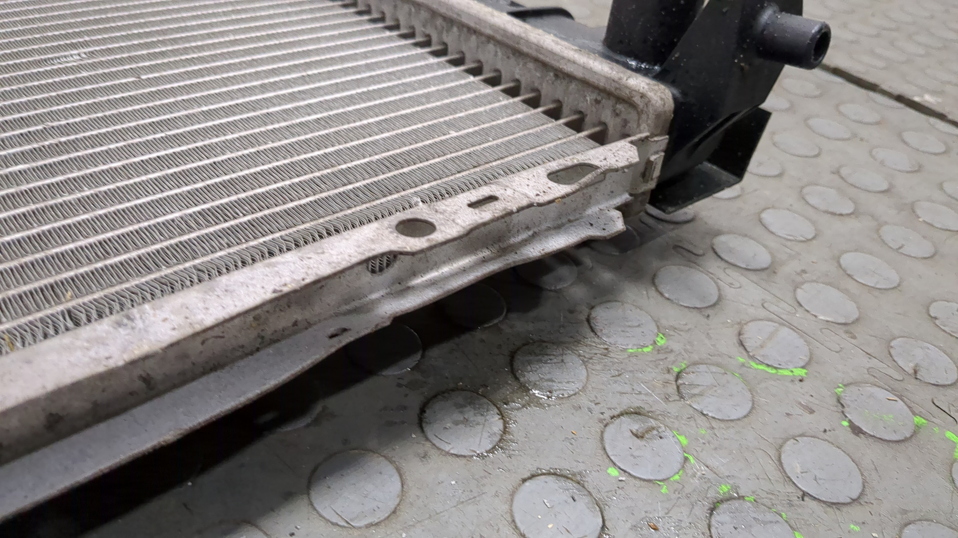 Радиатор охлаждения двигателя основной