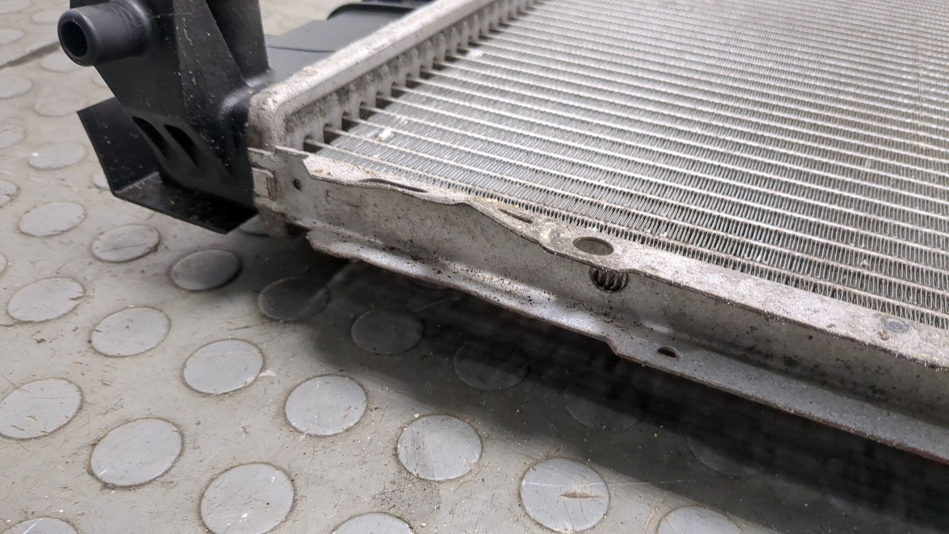 Радиатор охлаждения двигателя основной