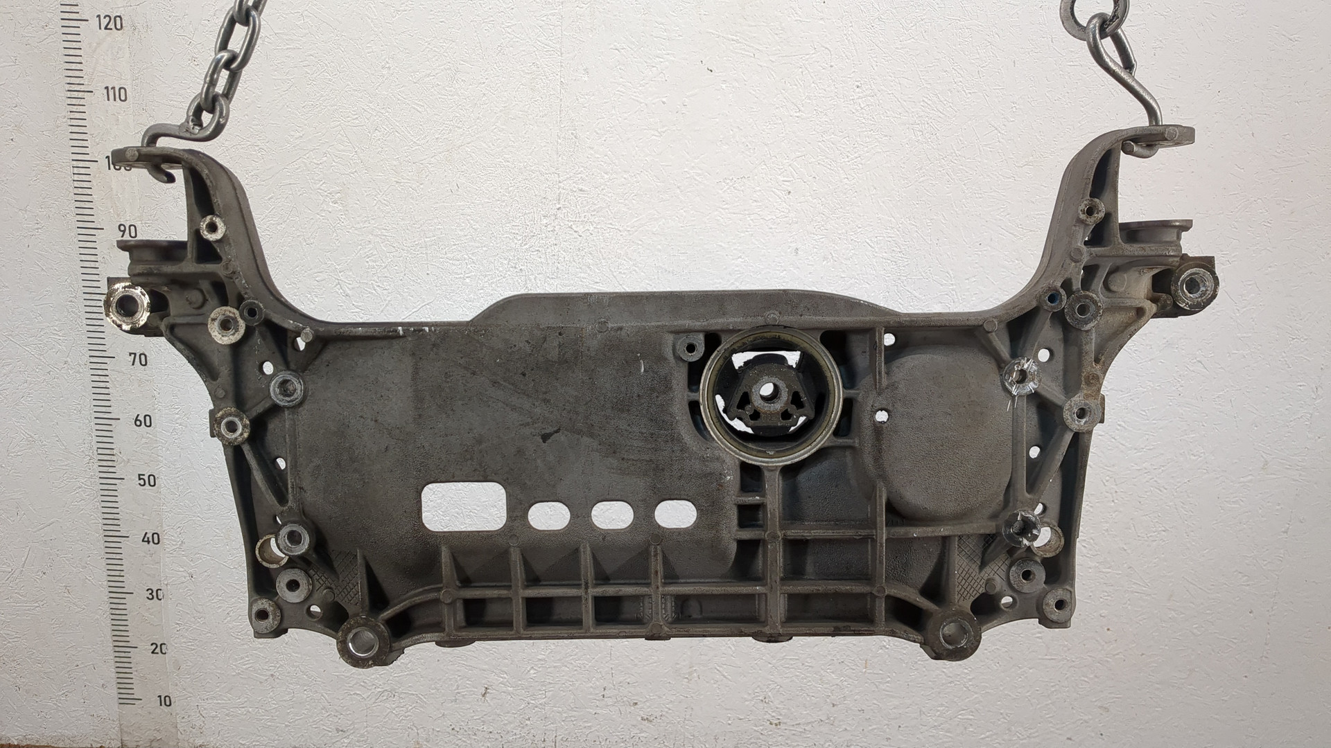 Балка подмоторная