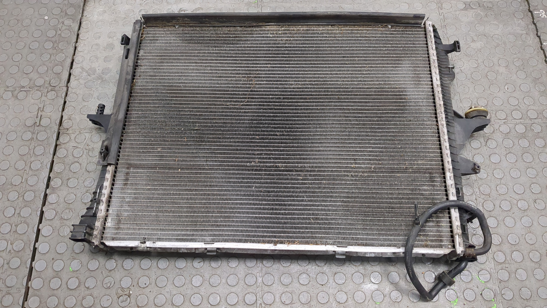 Радиатор охлаждения двигателя основной