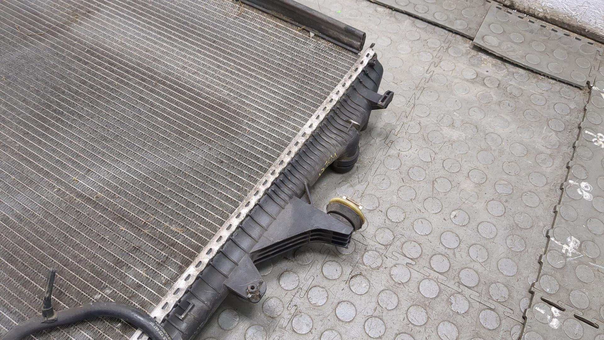 Радиатор охлаждения двигателя основной