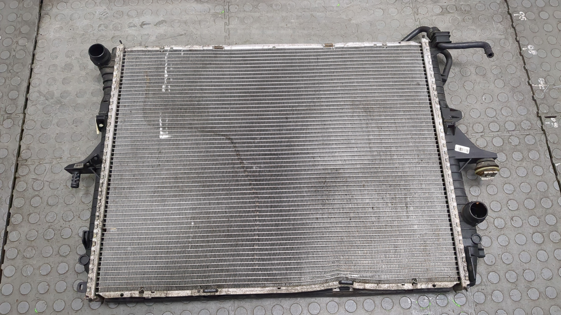 Радиатор охлаждения двигателя основной