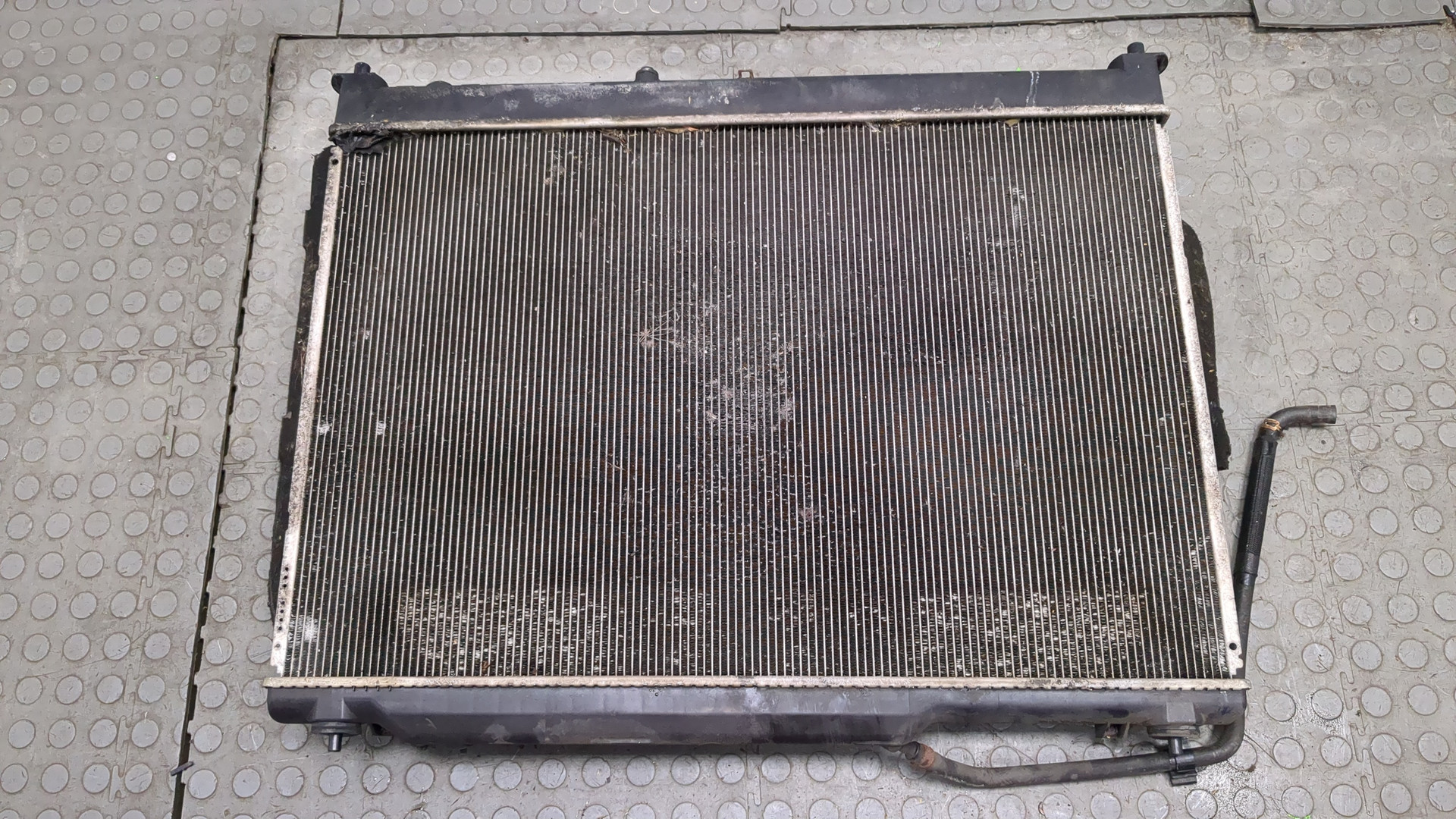 Радиатор охлаждения двигателя основной