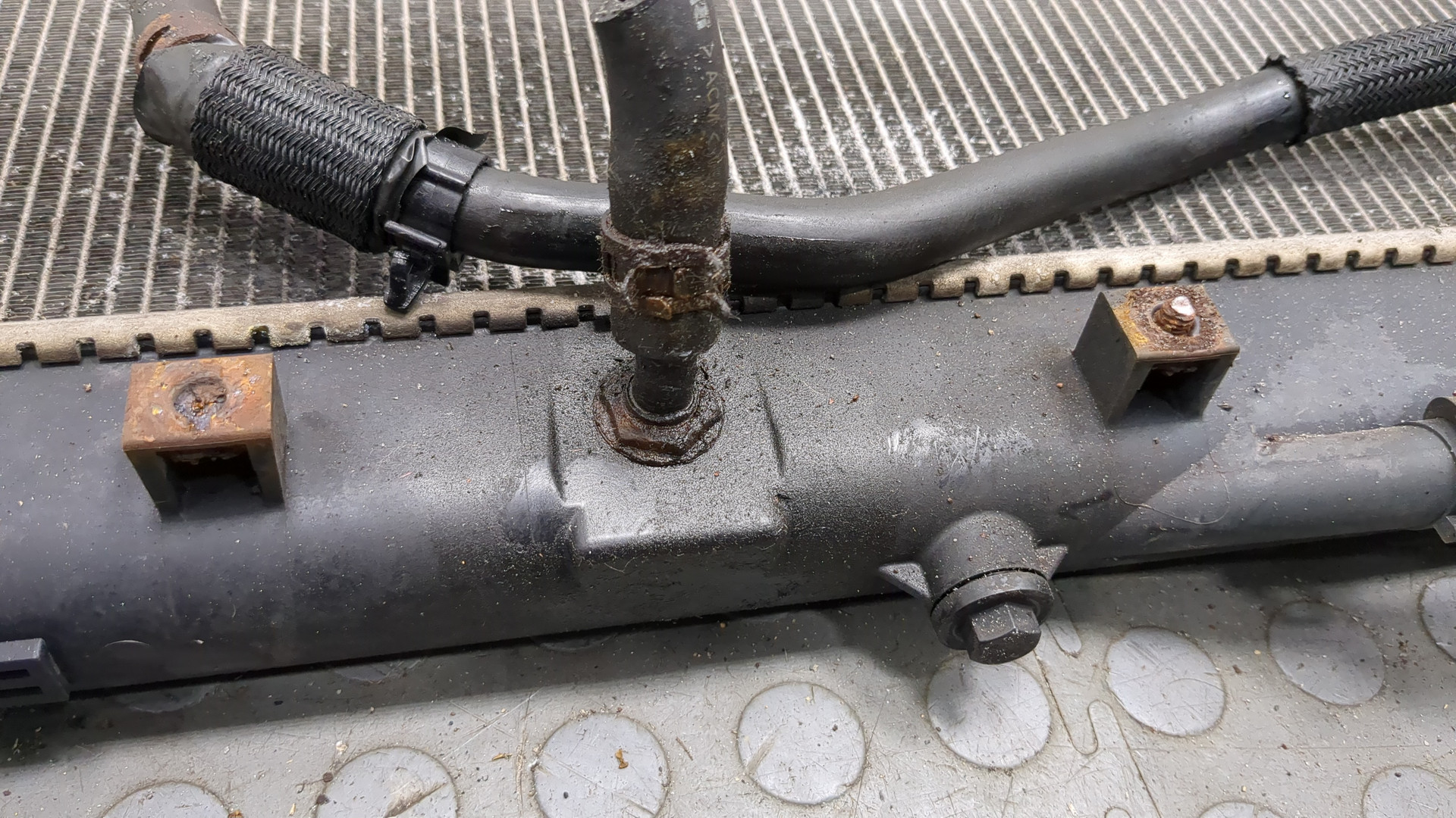 Радиатор охлаждения двигателя основной