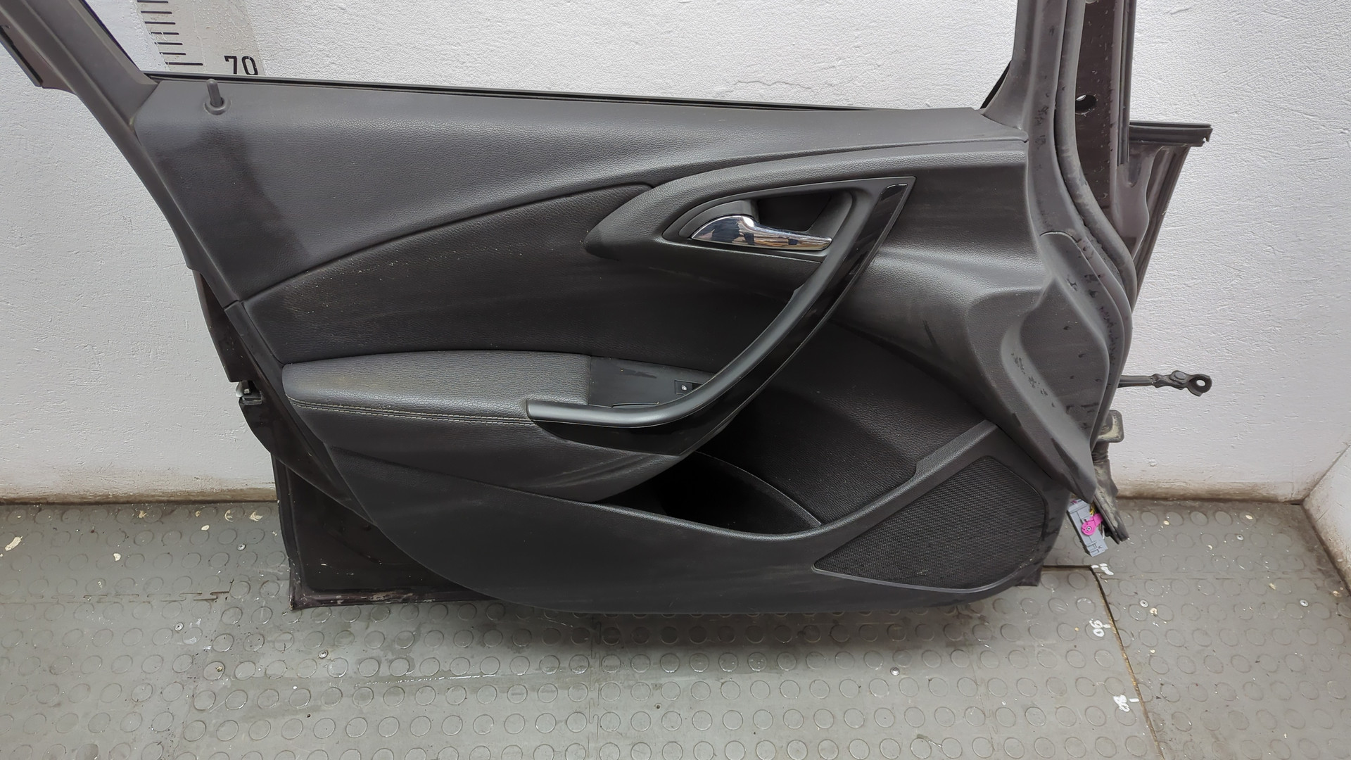 Дверь передняя левая