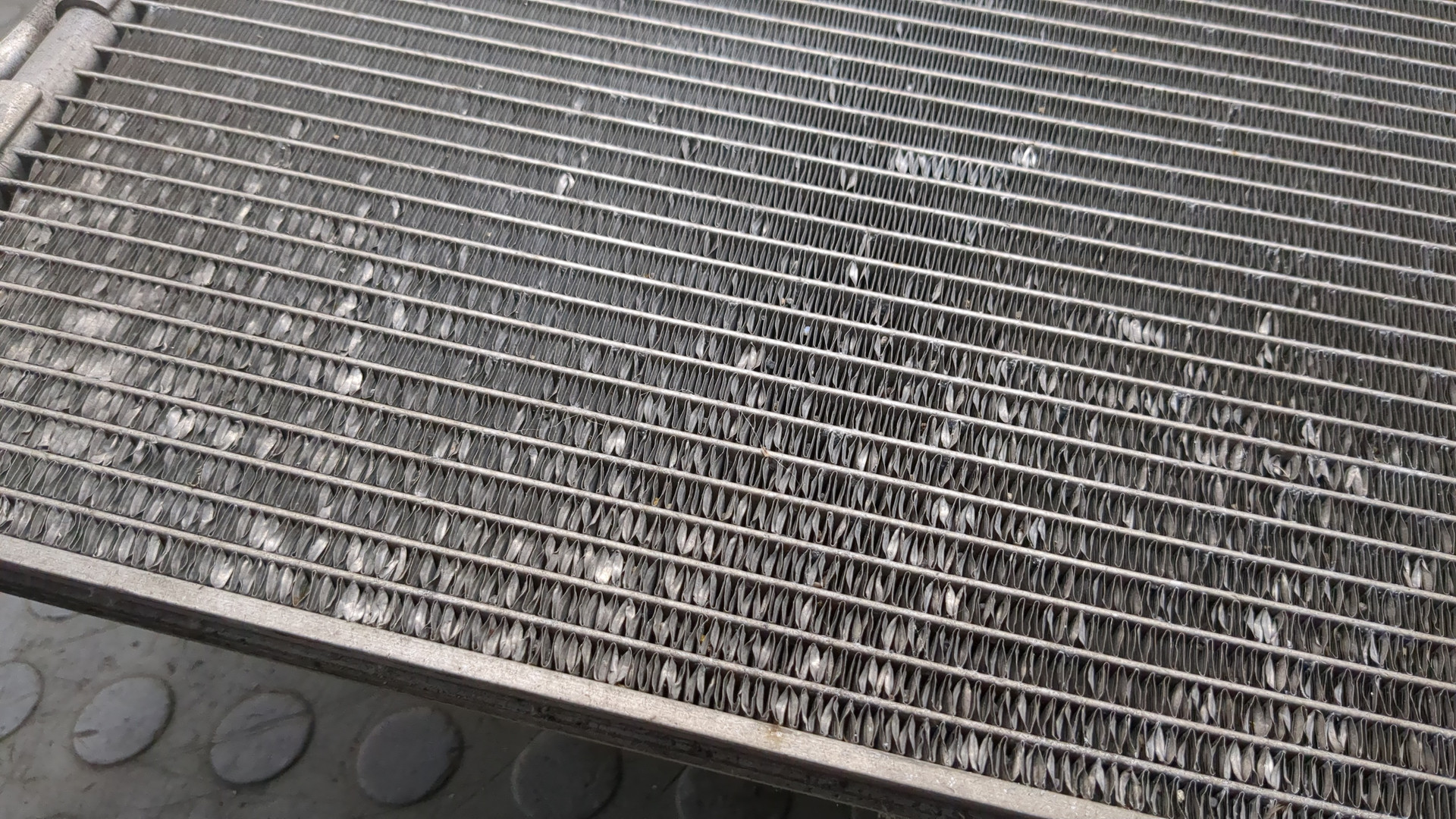 Радиатор кондиционера / конденсер