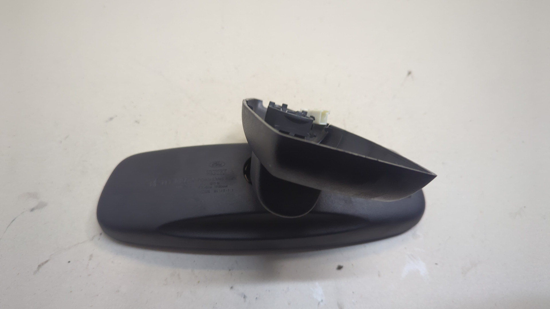 Зеркало заднего вида