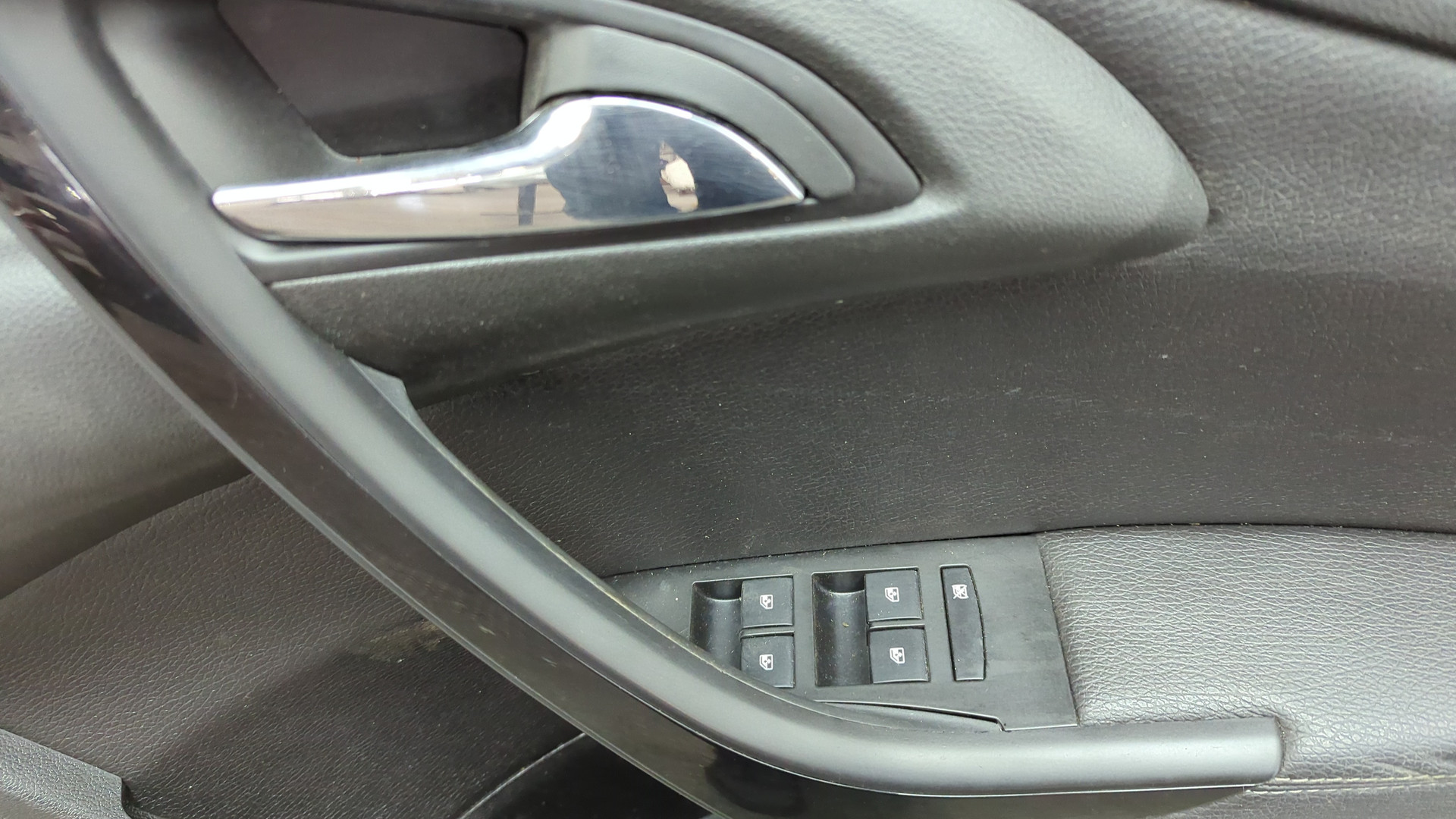 Дверь передняя правая