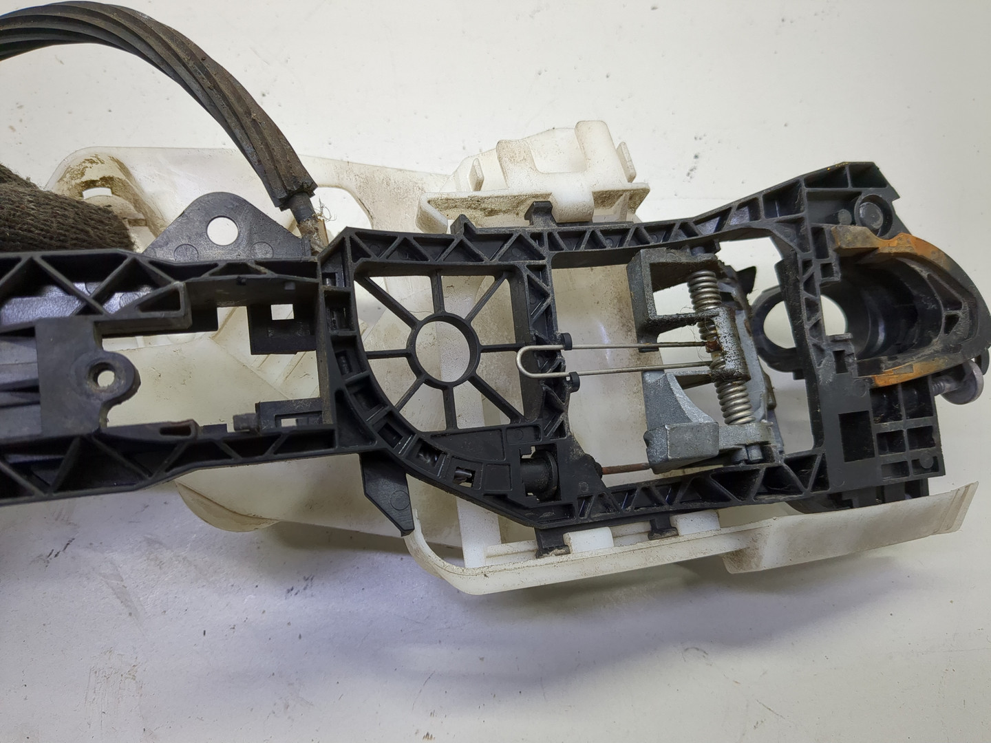 Замок двери задней правой