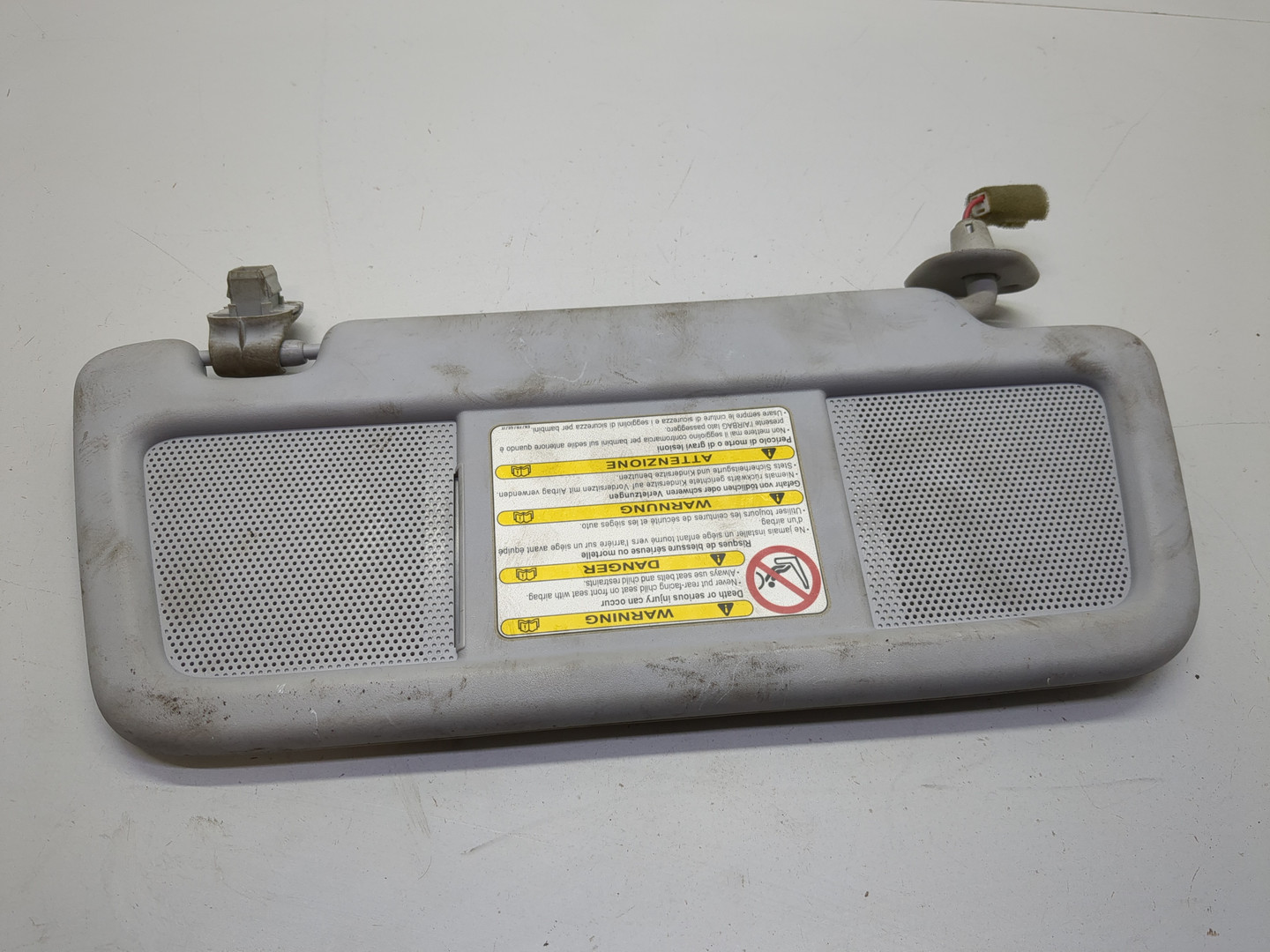 Козырек солнцезащитный