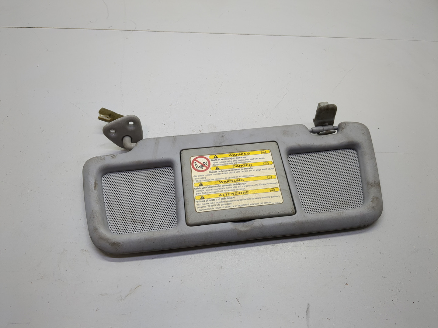 Козырек солнцезащитный