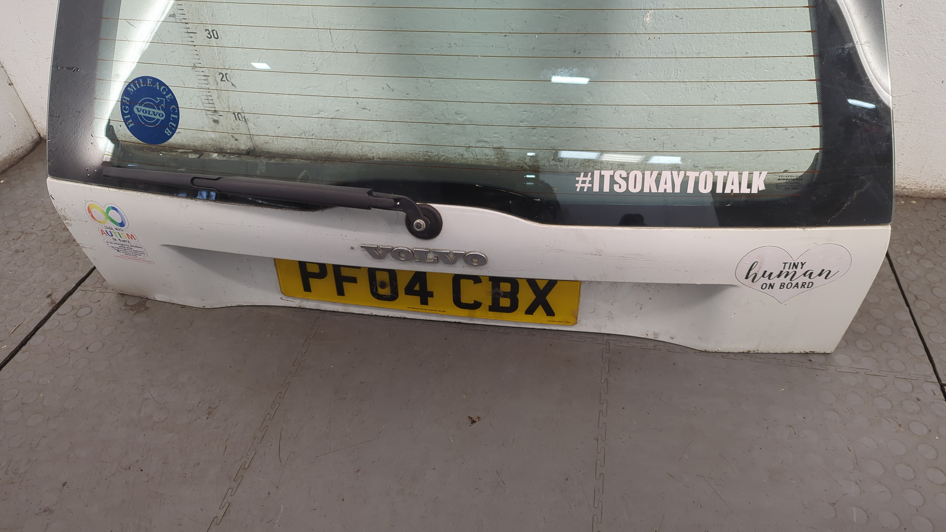 Дверь багажника