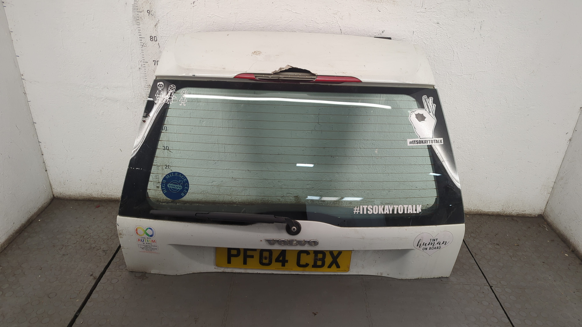 Дверь багажника