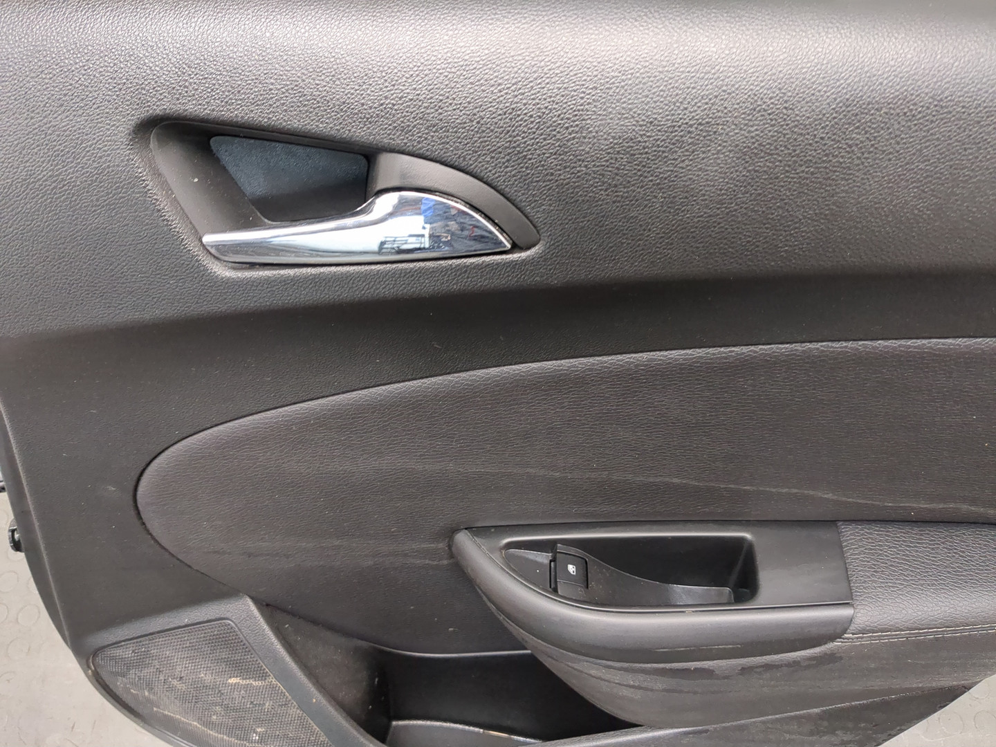 Дверь задняя правая