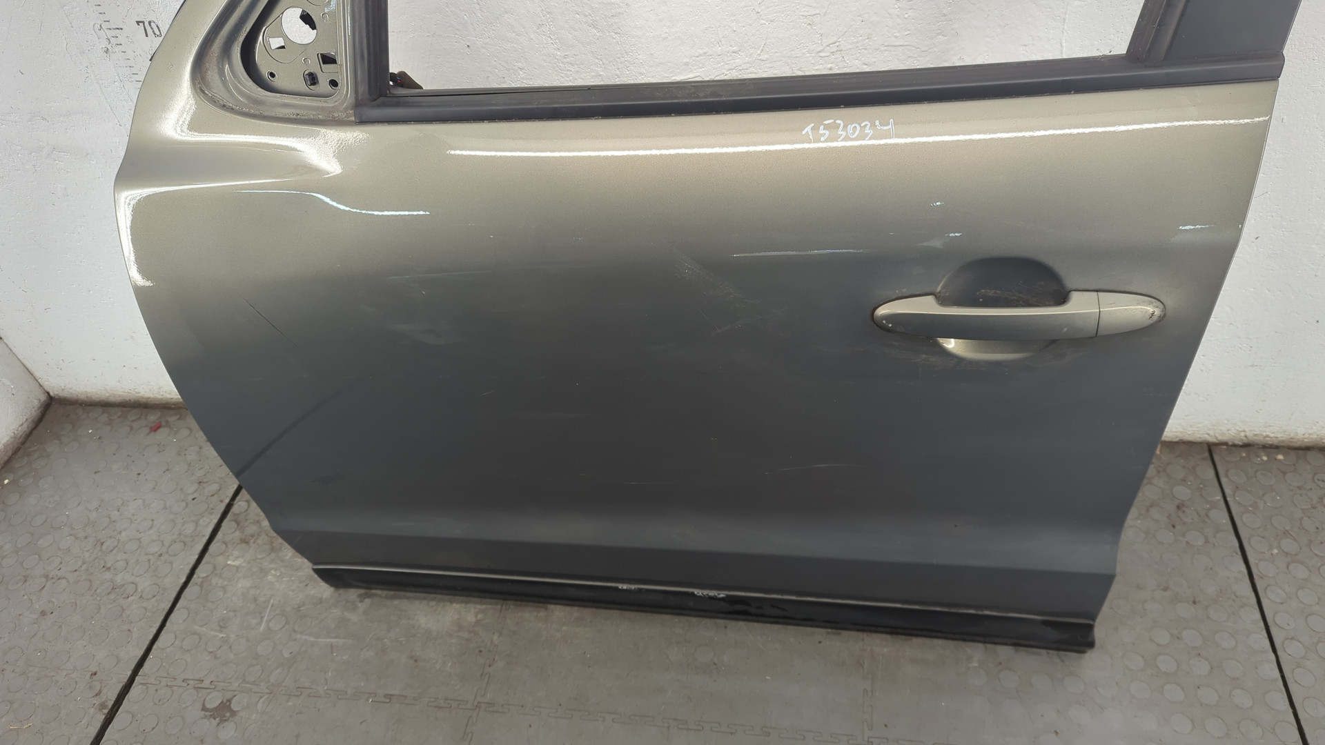 Дверь передняя левая