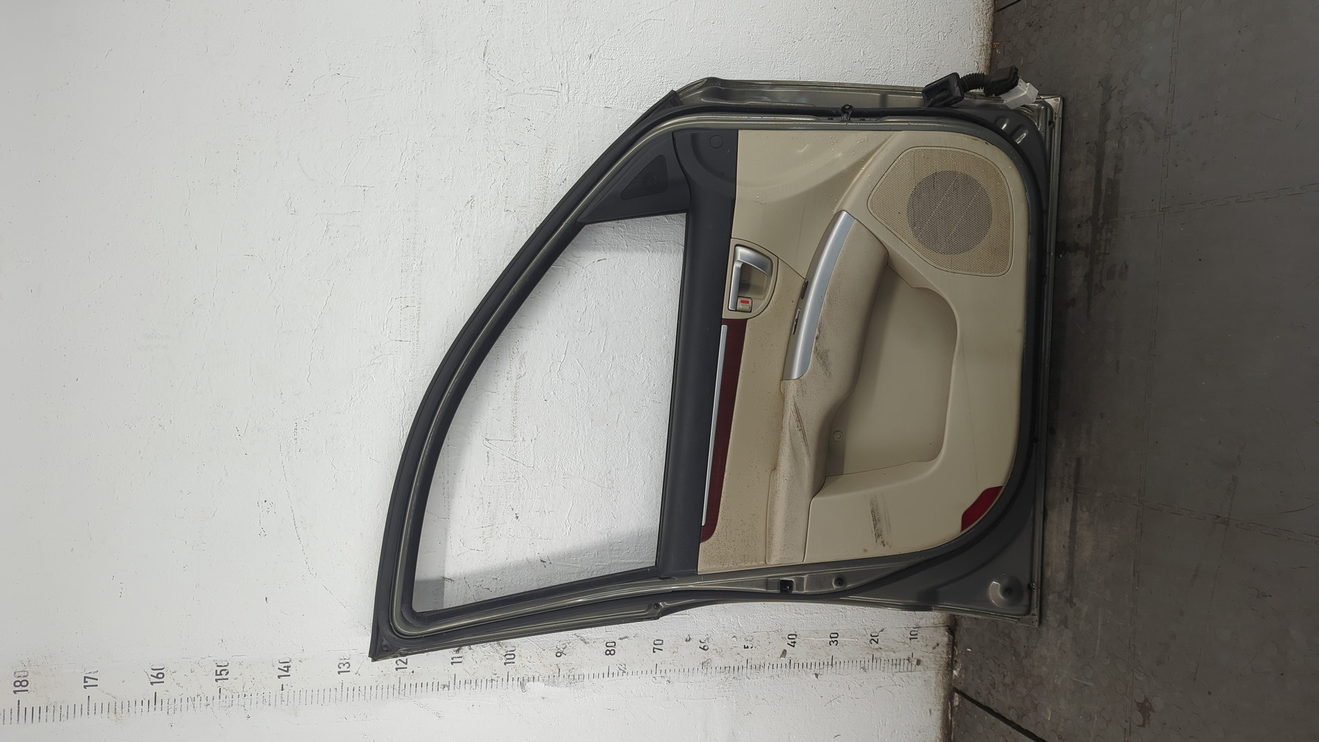 Дверь передняя левая