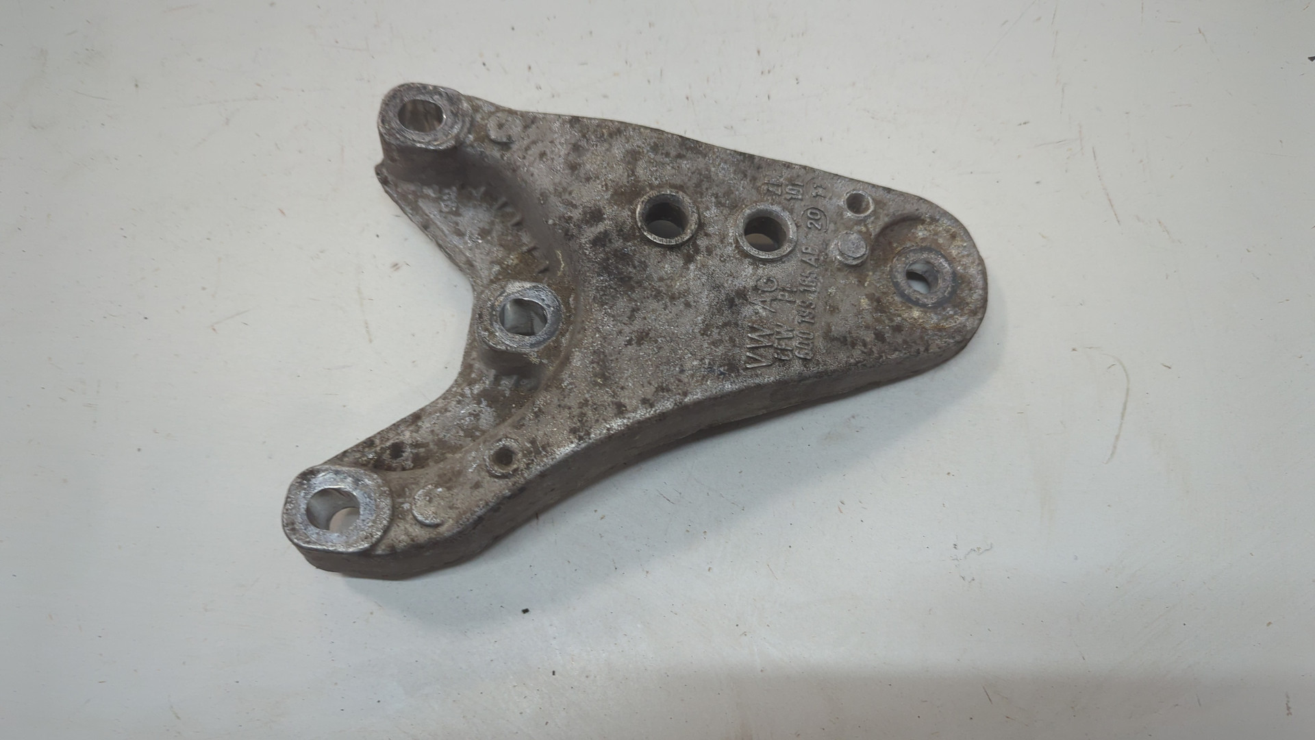 Кронштейн двигателя