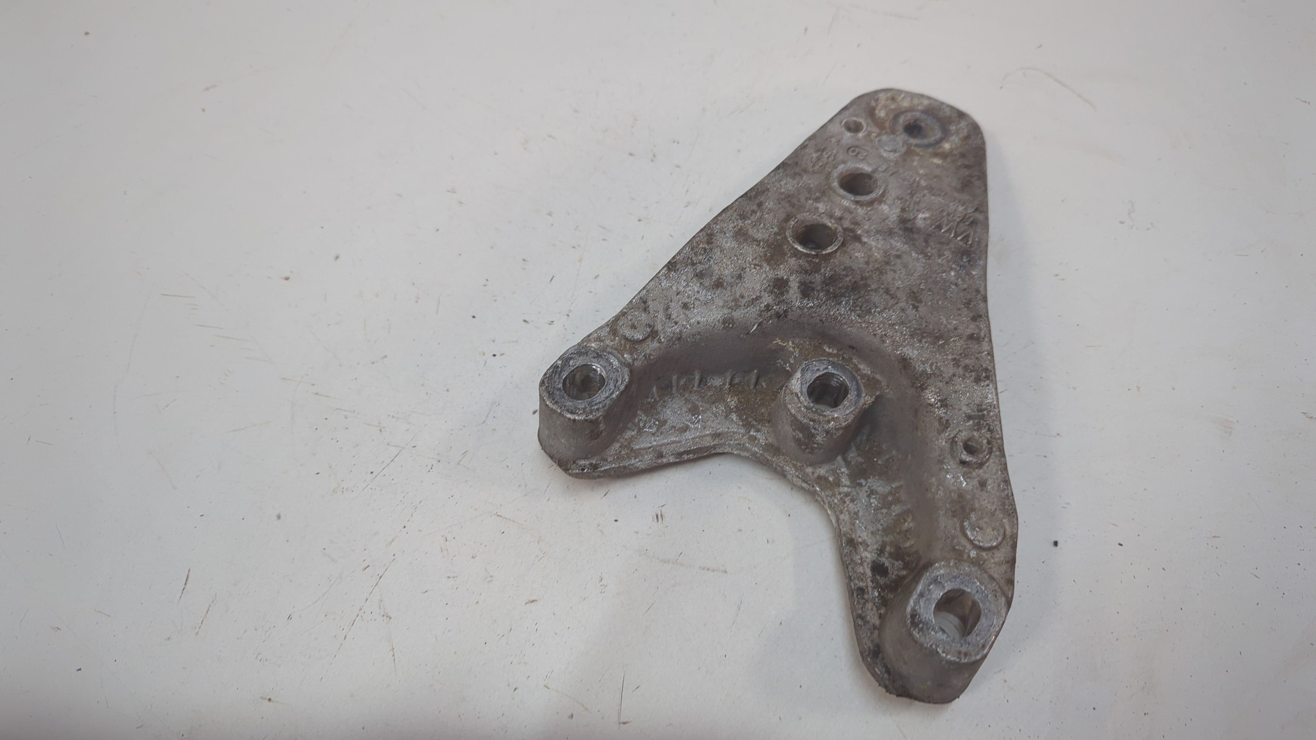 Кронштейн двигателя