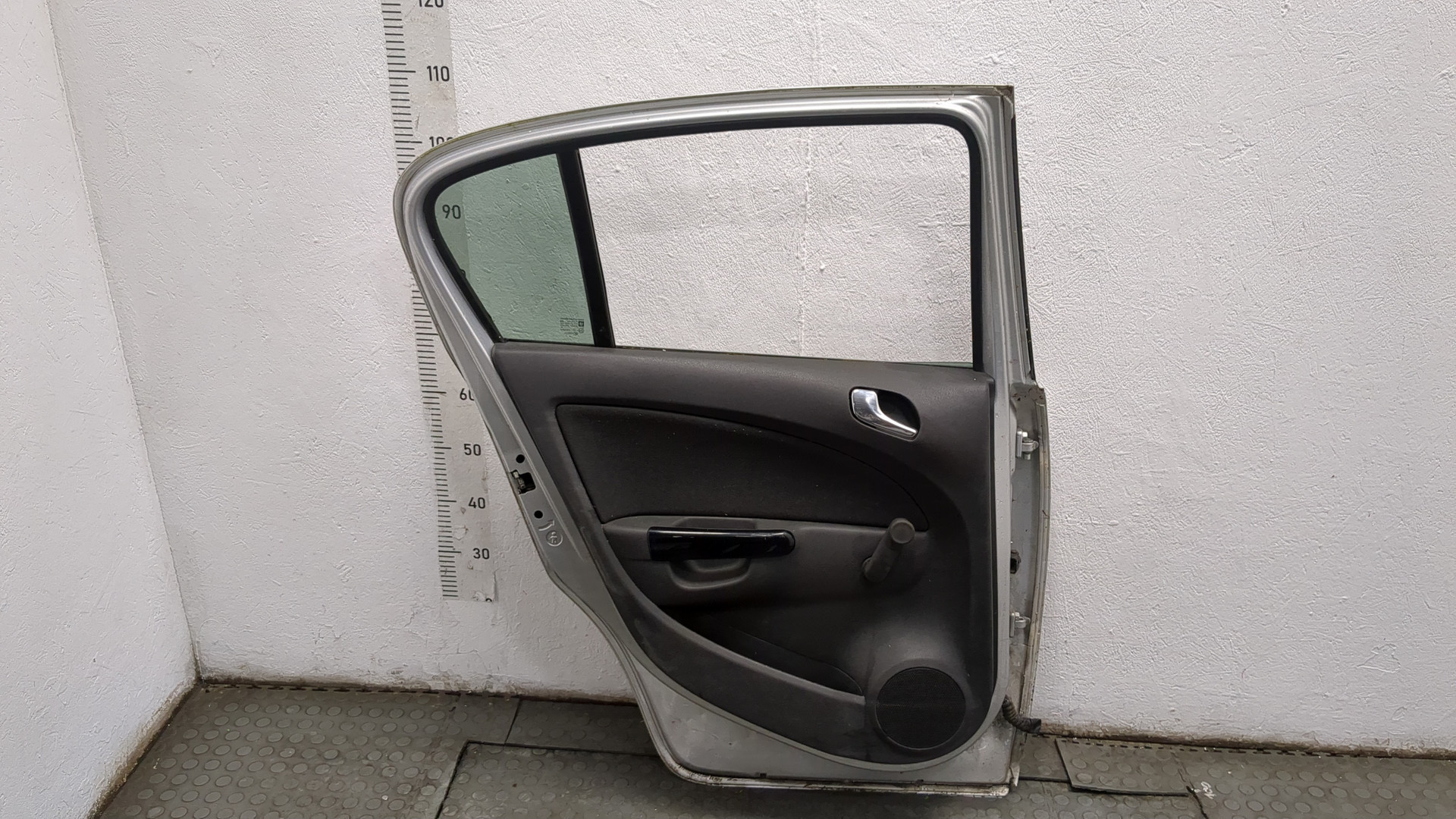 Дверь задняя левая