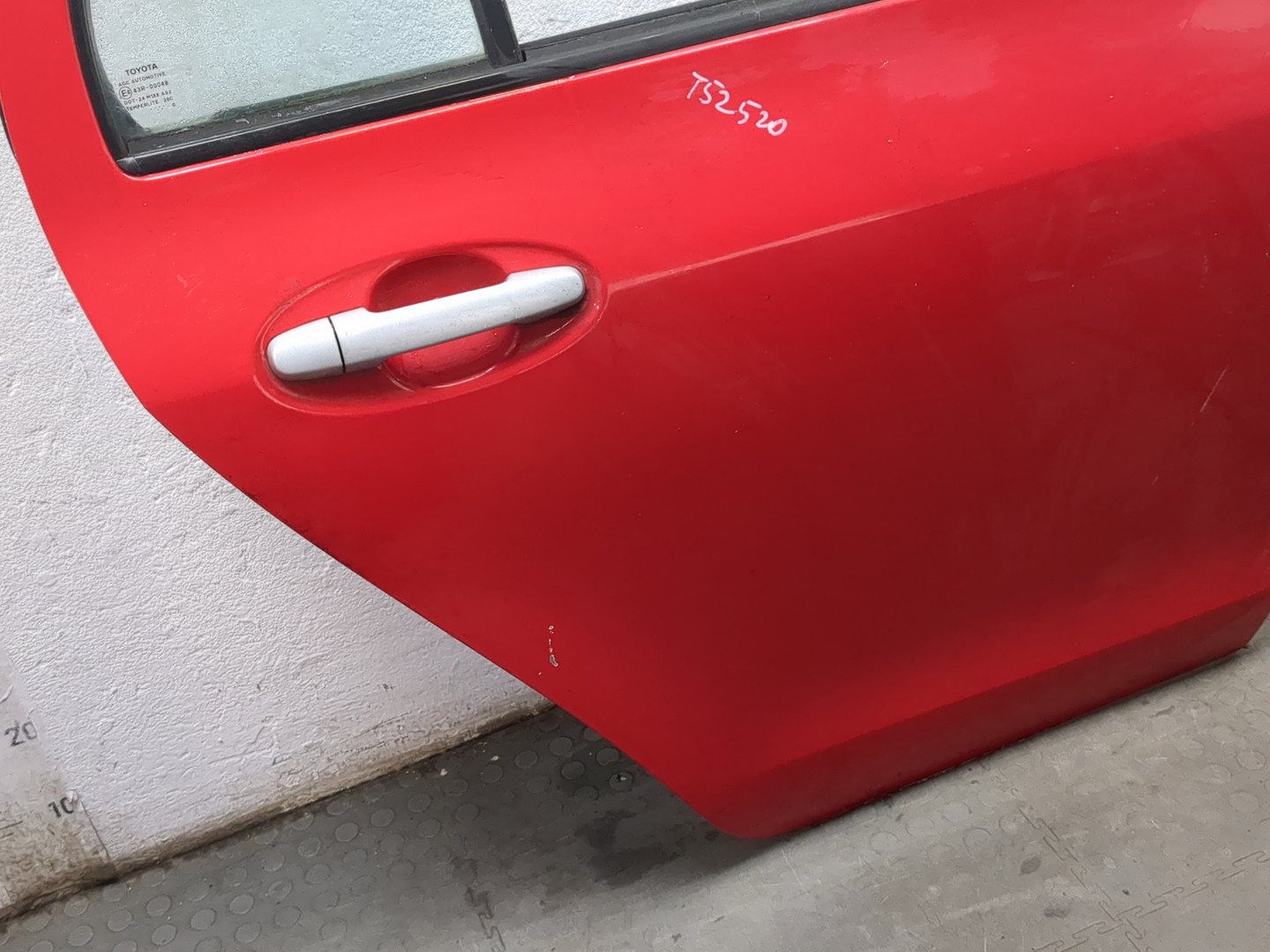 Дверь задняя правая