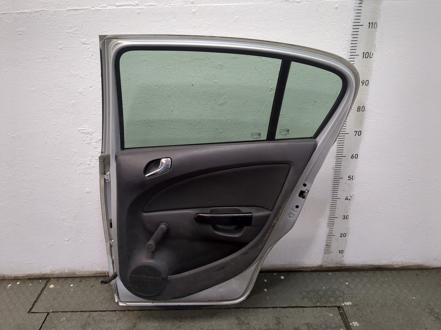 Дверь задняя правая