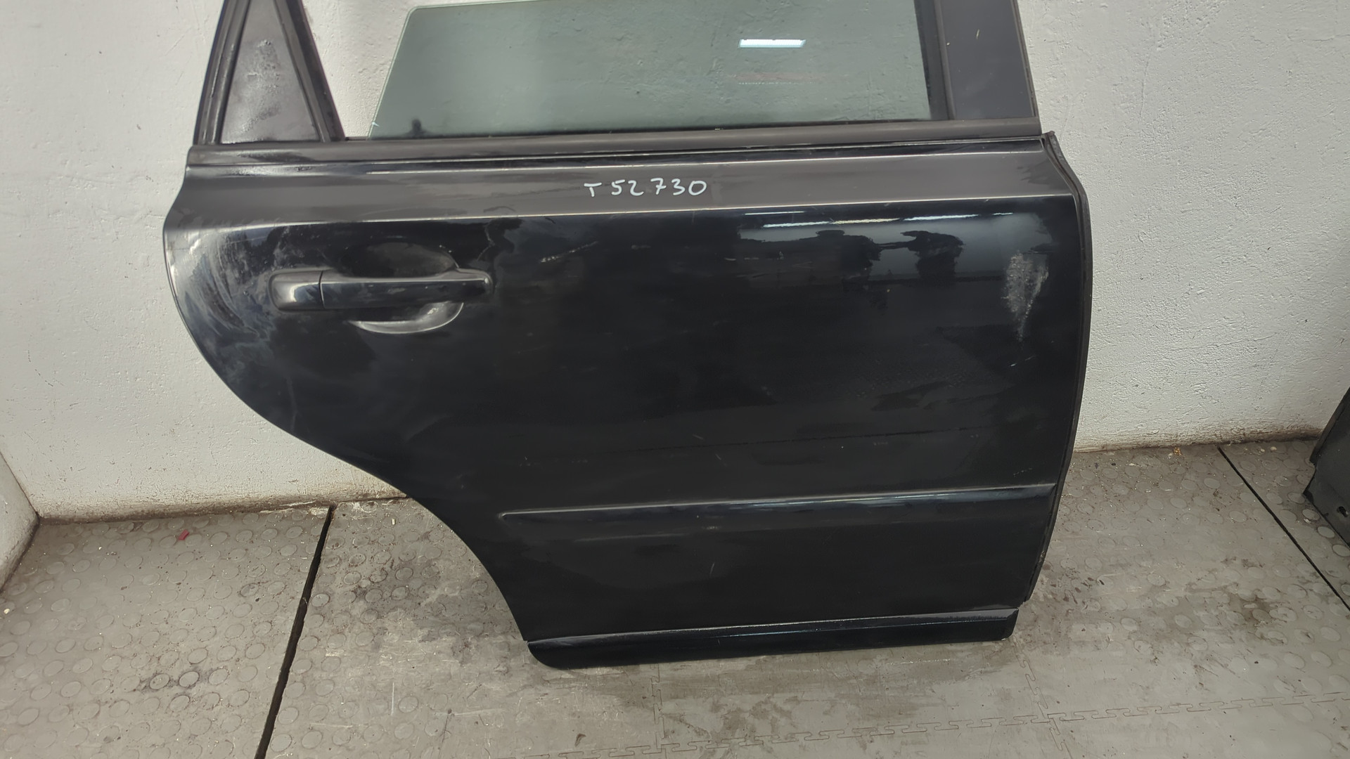 Дверь задняя правая