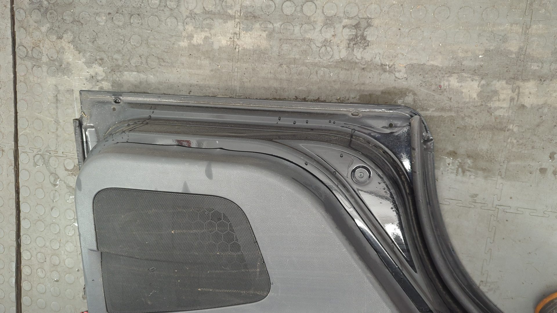 Дверь задняя левая