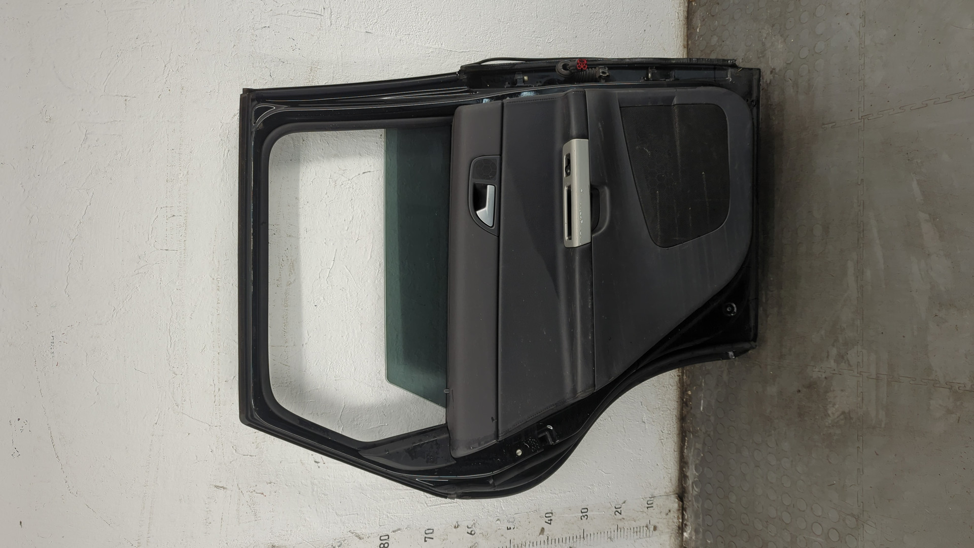 Дверь задняя левая